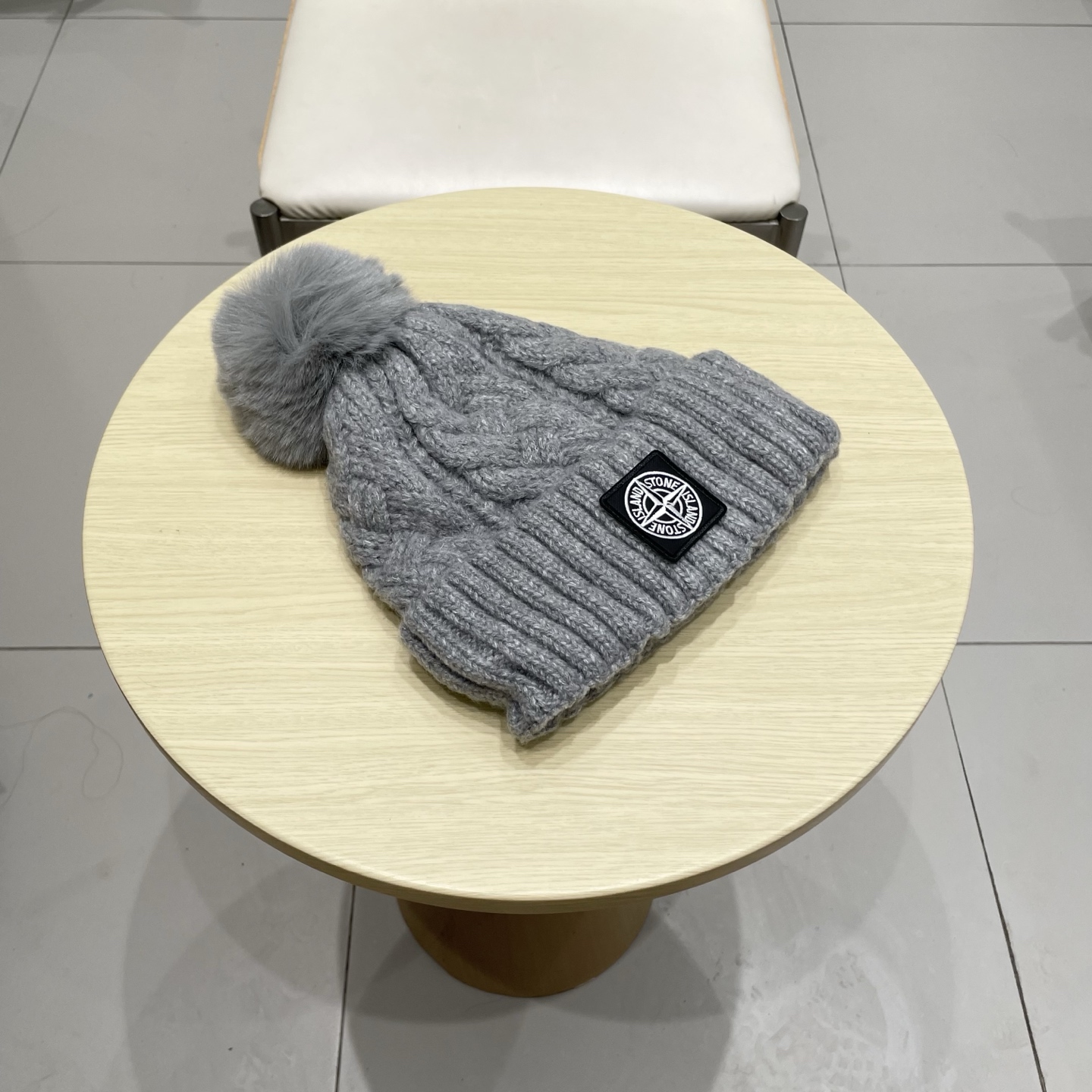 潮牌石头岛STONE经典爆款羊绒羊毛针织帽
秋冬新款毛球毛线帽，冷帽，小红帽爆款