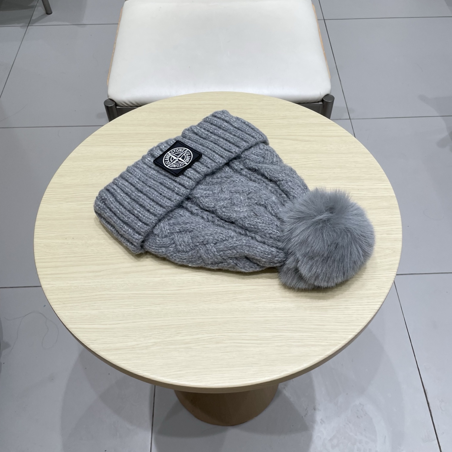 潮牌石头岛STONE经典爆款羊绒羊毛针织帽
秋冬新款毛球毛线帽，冷帽，小红帽爆款