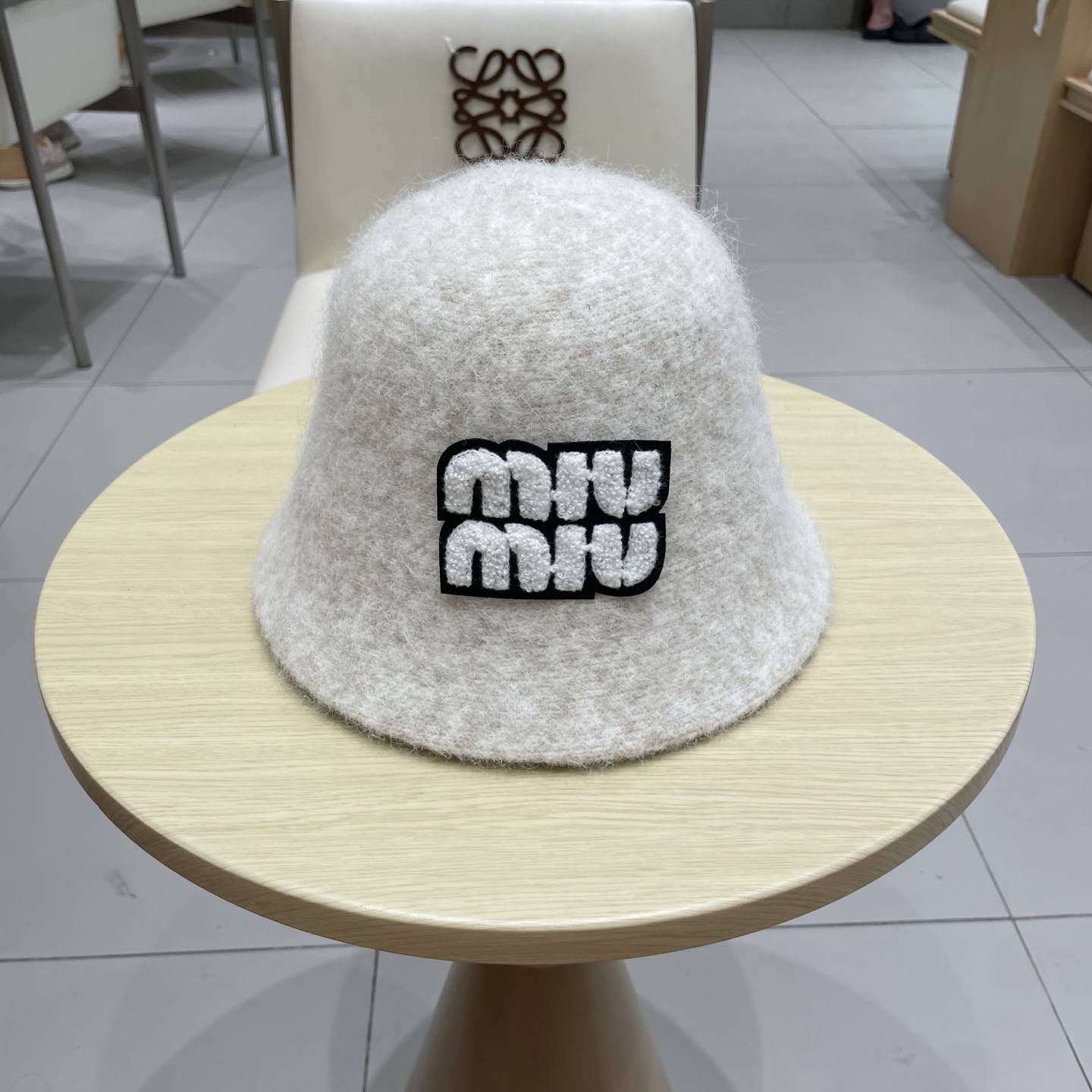 NO:360778,Miumiu wool wool fisherman hat for women in autumn and winter, fashionable and fashionable, thickened and warm basin hat casual temperament, small hat straw hat fisherman hat baseball hat, hat, miumiu, espadrilles, hats缪缪miumiu羊毛呢渔夫帽女秋冬百搭时尚洋气加厚保暖盆帽休闲气质显脸小帽子草帽渔夫帽棒球帽,帽子,miumiu,espadrilles,hats,hat
