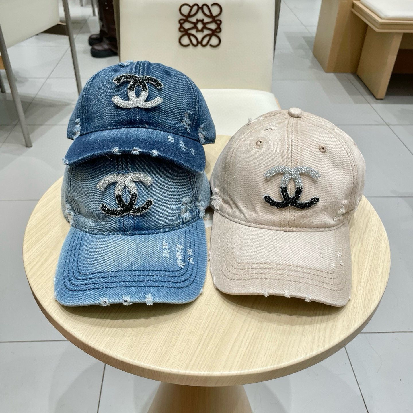  CHANEL香奈儿】新款简约logo棒球帽，新款出货，大牌款超好搭配，赶紧入手！