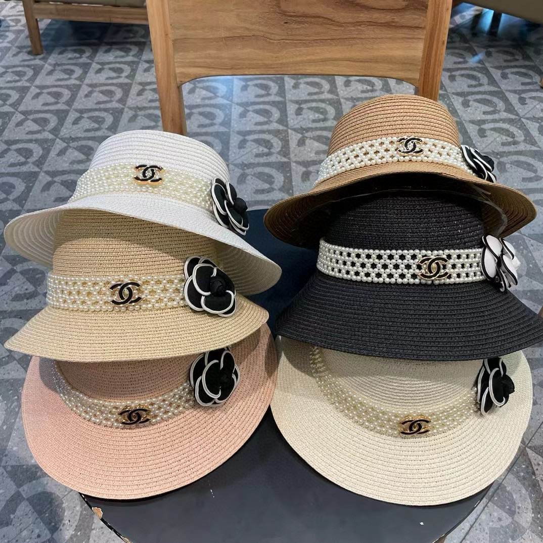  【CHANEL香奈儿】
2025新款大牌小香风盆帽草帽  夏天海边首选～
新款材质编织而成～质感满分💯