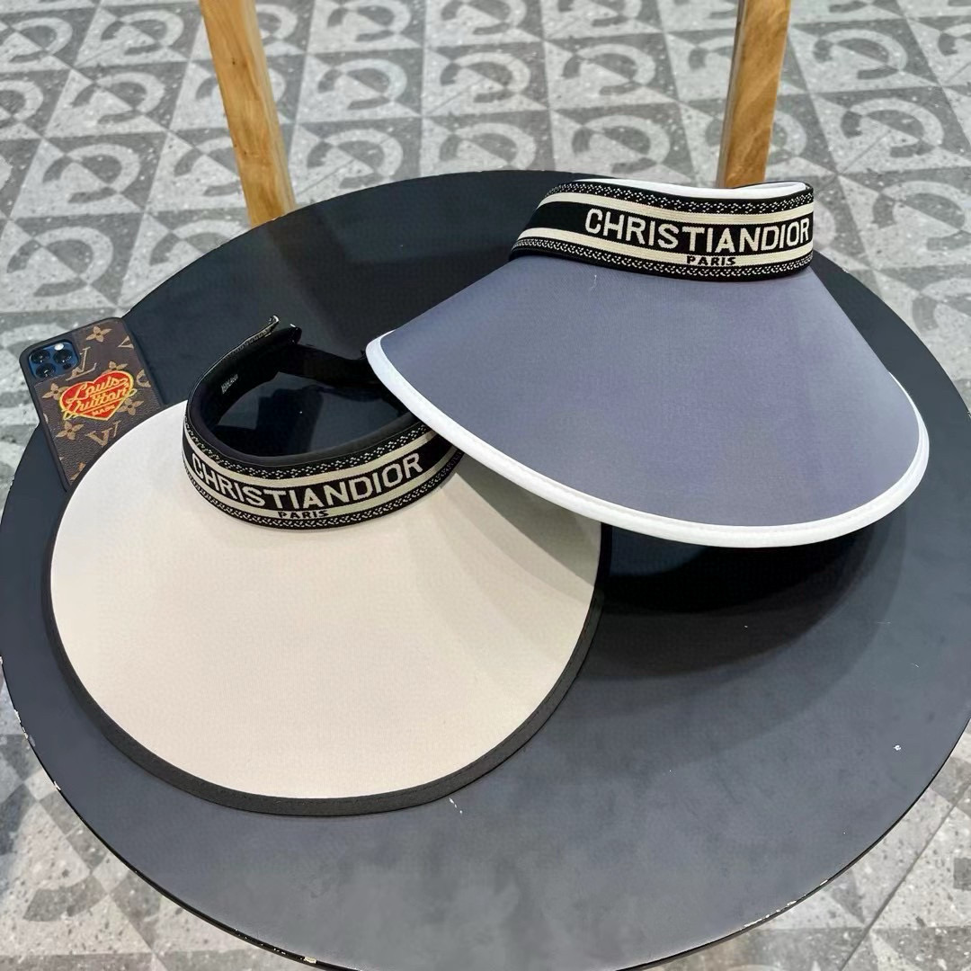 迪奥  春夏超细装饰空顶帽 超🉑空顶系列，颜色妥妥，轻便携带！小仙女🧚人手必备