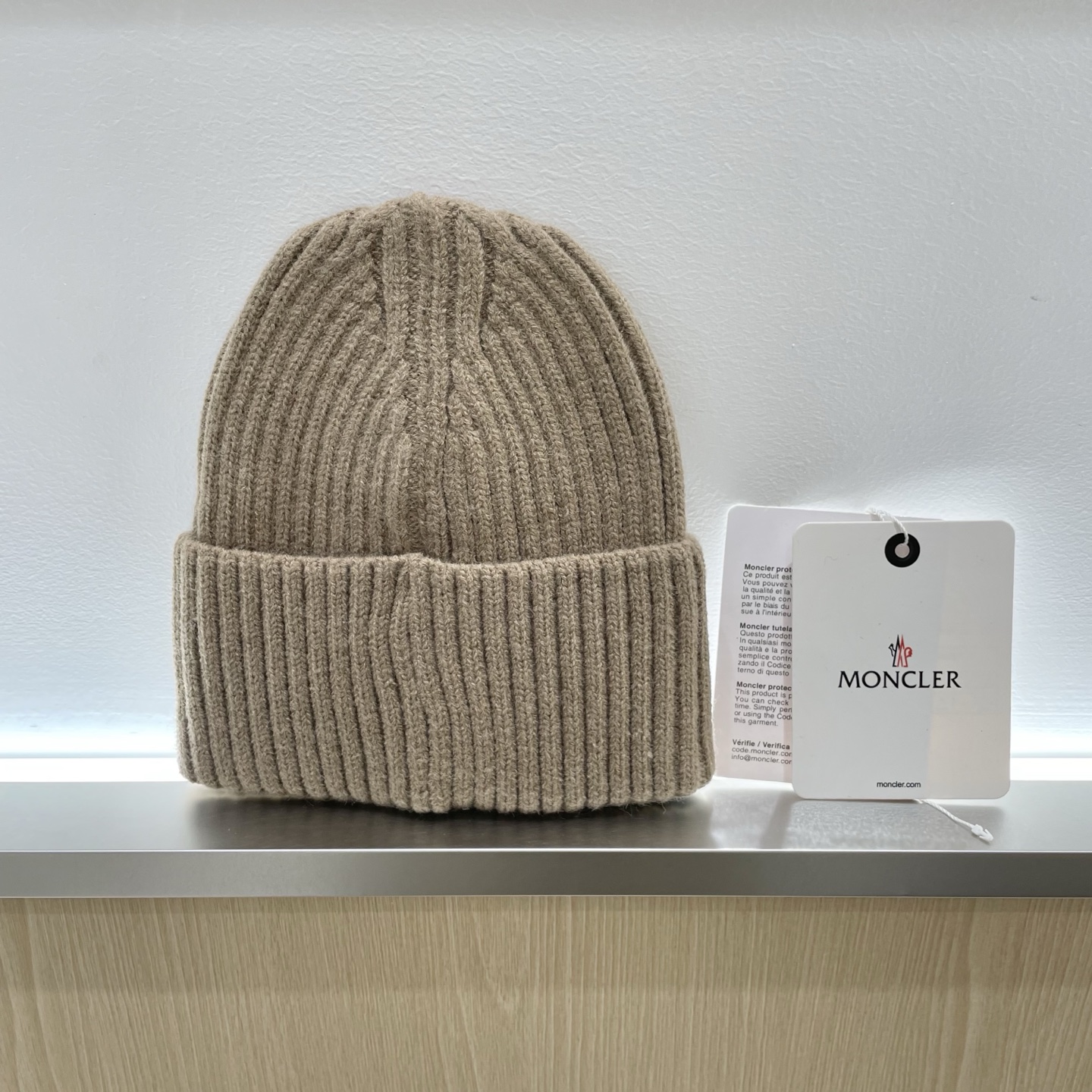 蒙口Moncler盟可睐💥官网经典针织帽，原单复刻.非常柔软亲肤，弹性很好💓有质感又非常百搭的款式~保暖