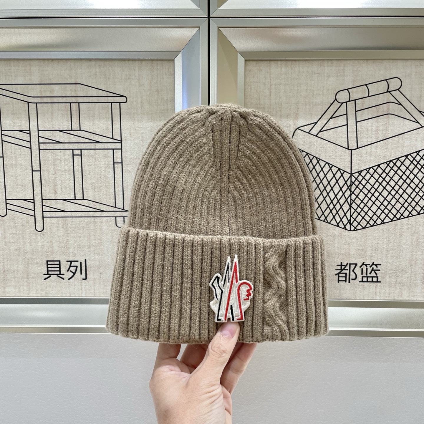 蒙口Moncler盟可睐💥官网经典针织帽，原单复刻.非常柔软亲肤，弹性很好💓有质感又非常百搭的款式~保暖