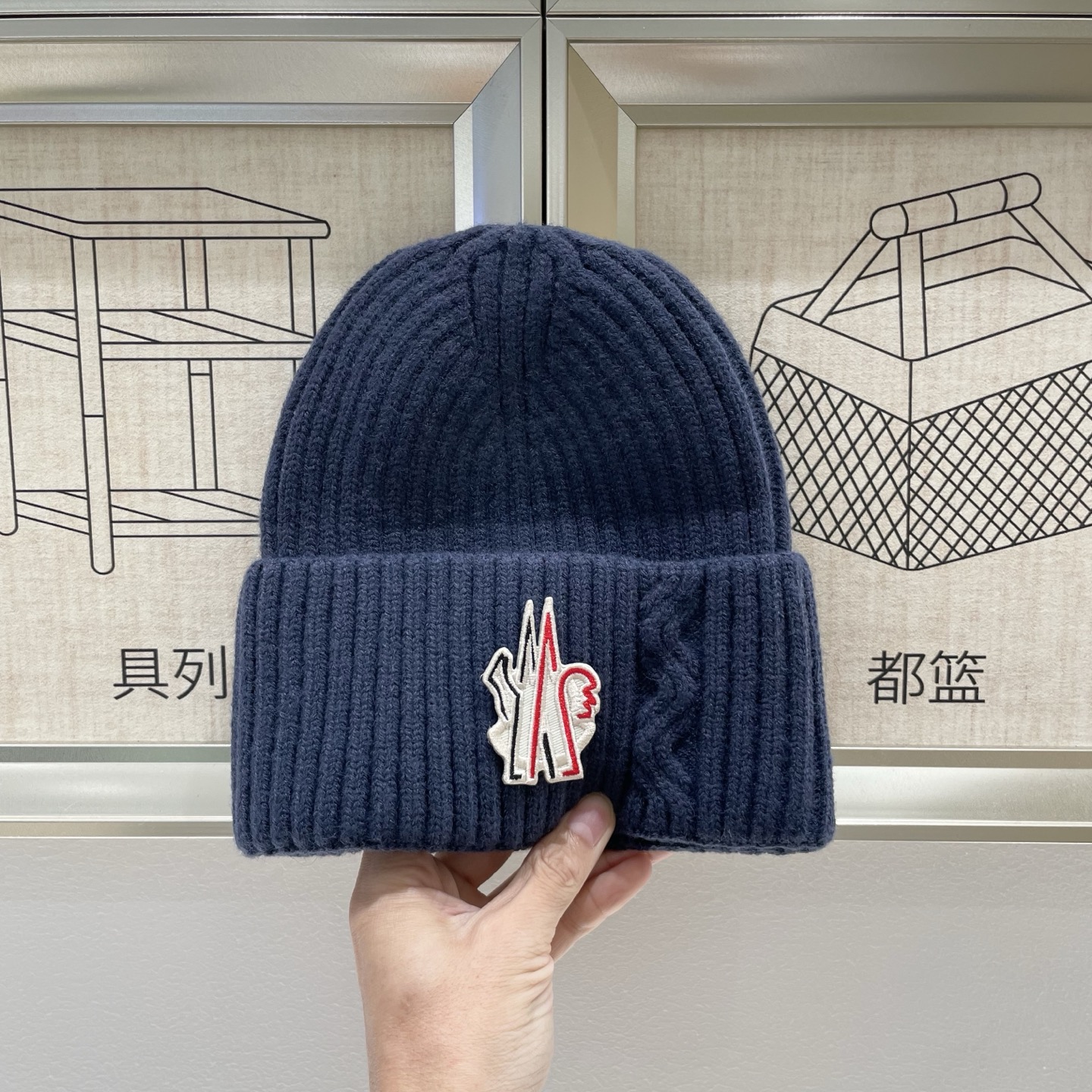 蒙口Moncler盟可睐💥官网经典针织帽，原单复刻.非常柔软亲肤，弹性很好💓有质感又非常百搭的款式~保暖