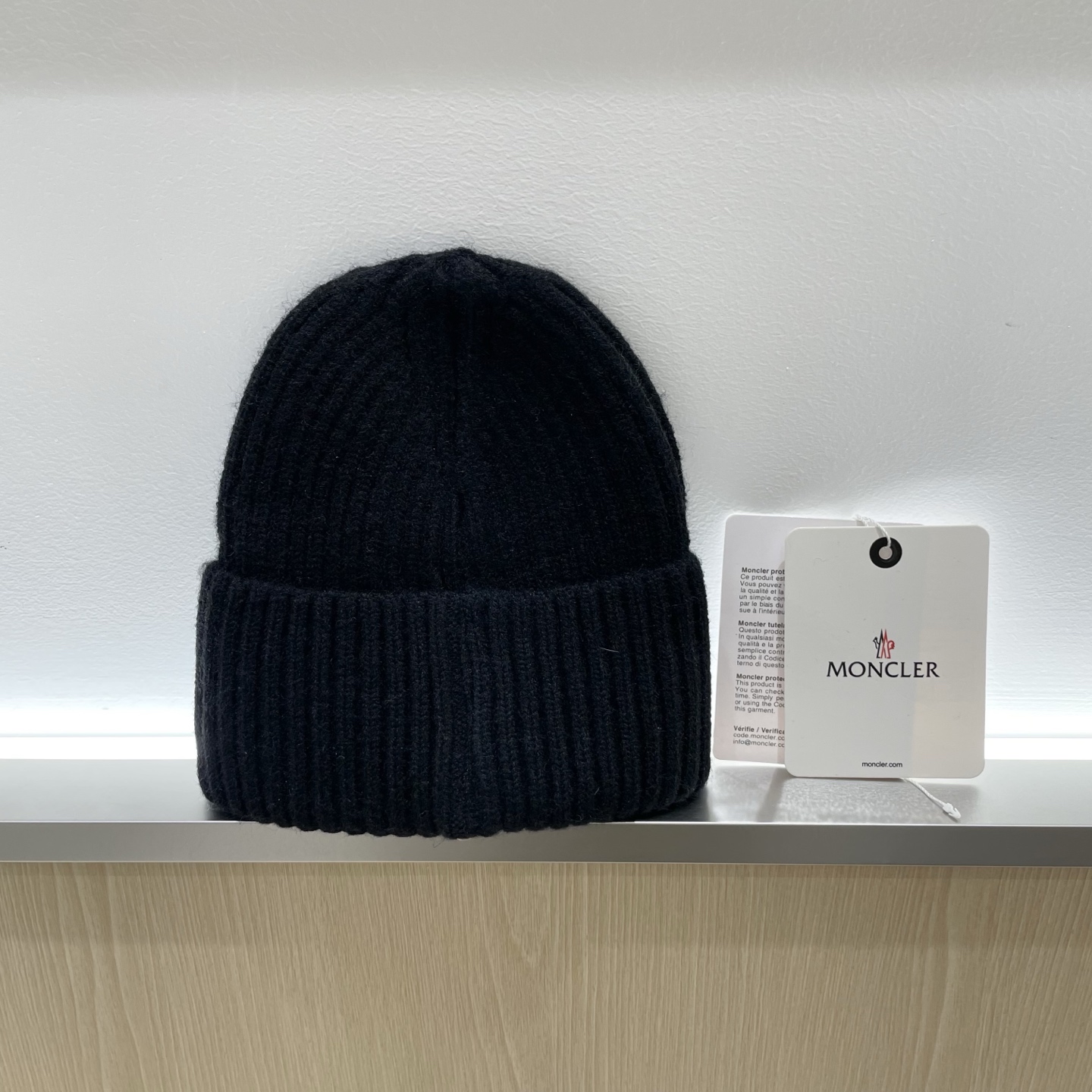 蒙口Moncler盟可睐💥官网经典针织帽，原单复刻.非常柔软亲肤，弹性很好💓有质感又非常百搭的款式~保暖
