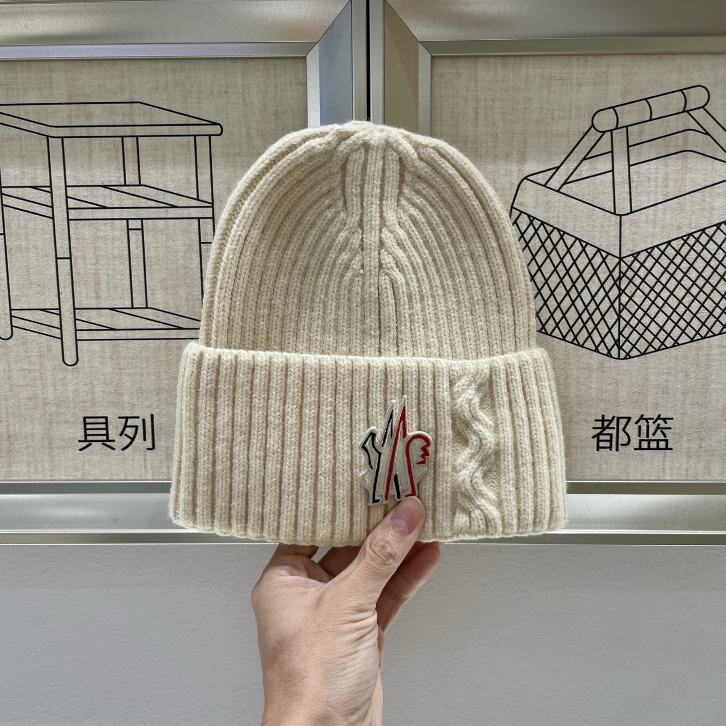 蒙口Moncler盟可睐💥官网经典针织帽，原单复刻.非常柔软亲肤，弹性很好💓有质感又非常百搭的款式~保暖