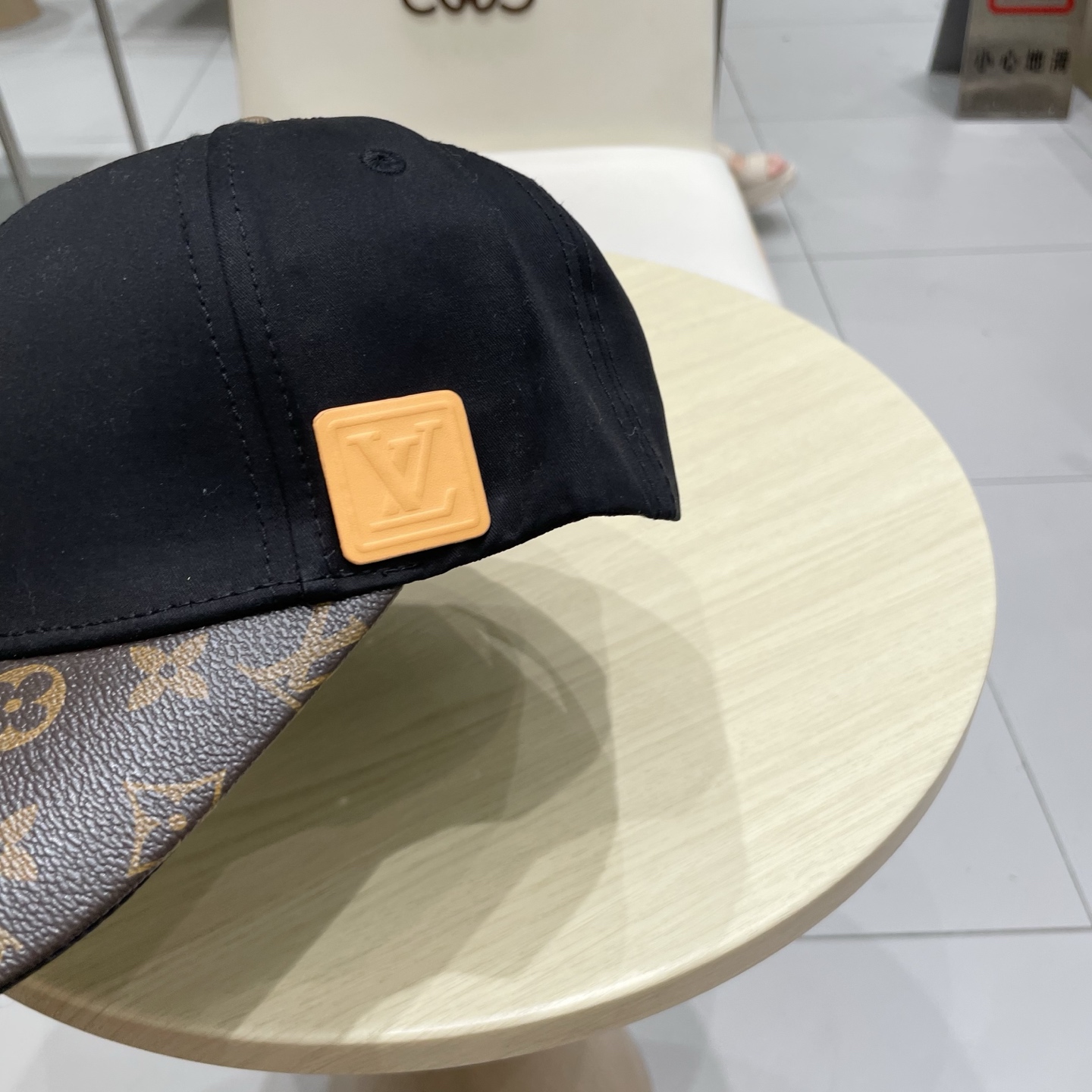 🧢路易威登棒球帽 LouisVuitton😍新款LV棒球帽，重工打造♥️高端大气，百搭款🤗男女通用！跑量