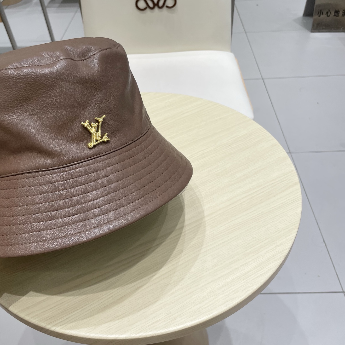  【LV路易威登】2025新款皮边牛仔渔夫帽，大牌同步出货～夏季出街单品