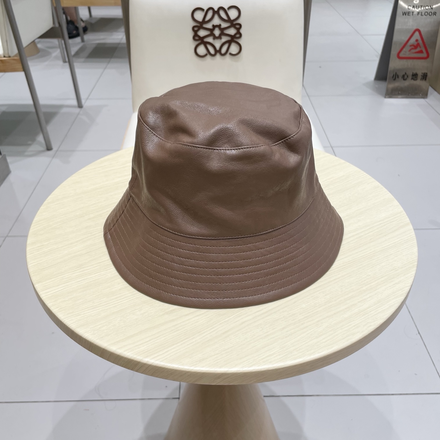  【LV路易威登】2025新款皮边牛仔渔夫帽，大牌同步出货～夏季出街单品