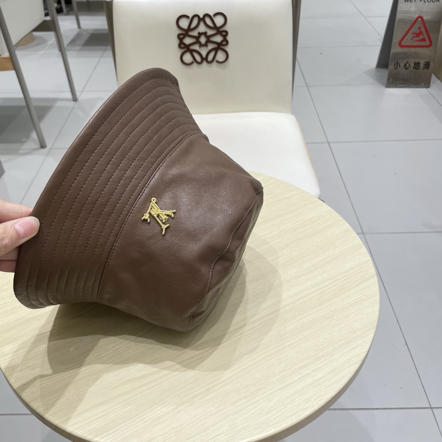  【LV路易威登】2025新款皮边牛仔渔夫帽，大牌同步出货～夏季出街单品