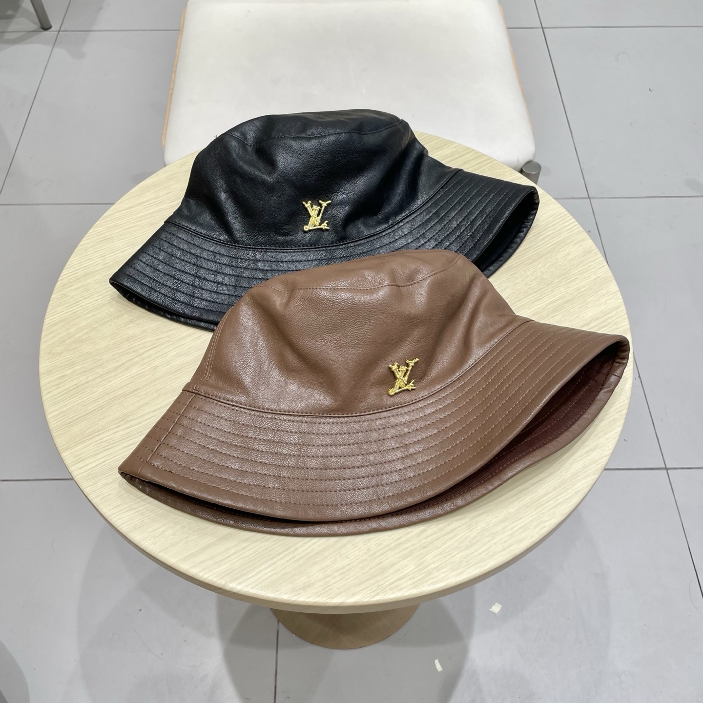  【LV路易威登】2025新款皮边牛仔渔夫帽，大牌同步出货～夏季出街单品
