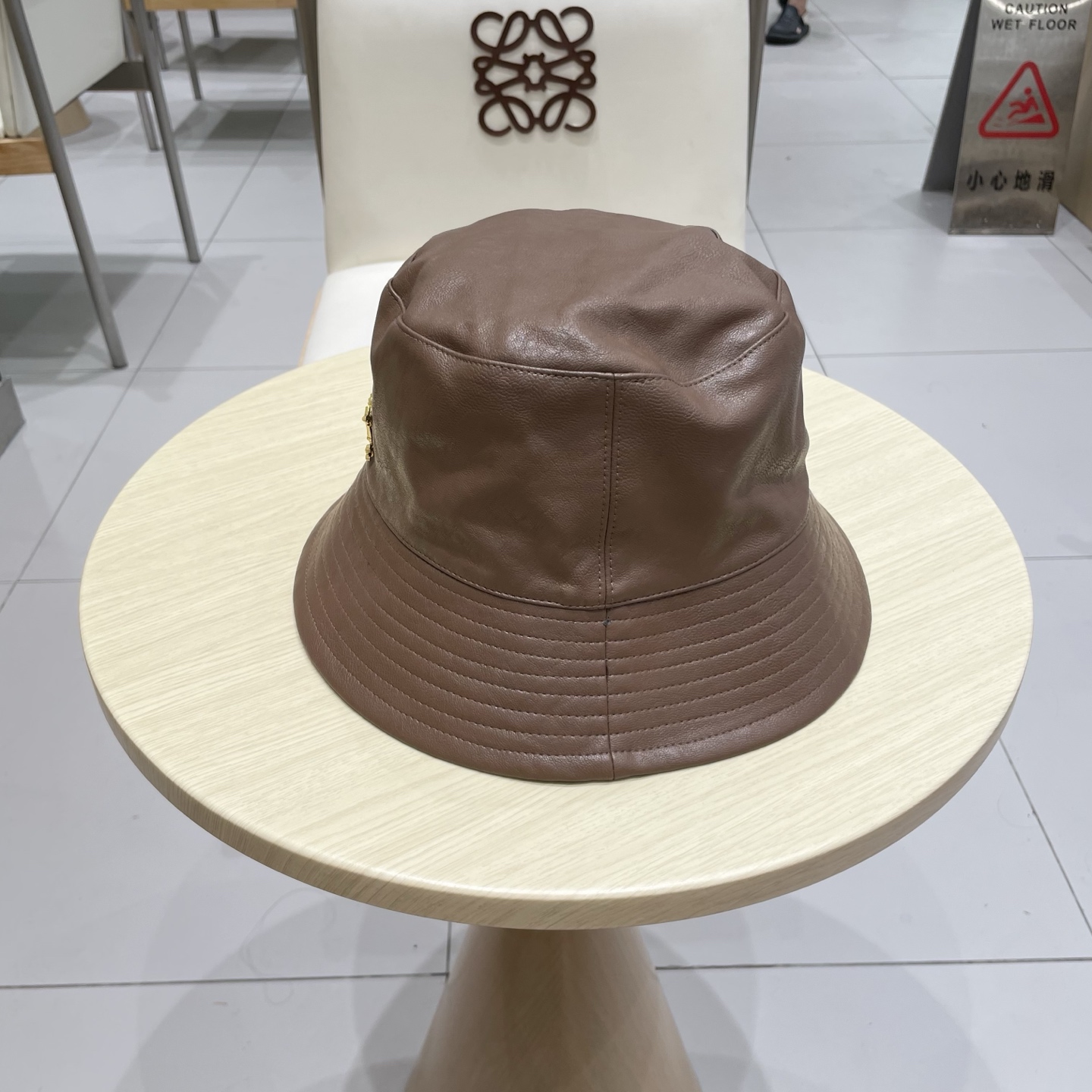  【LV路易威登】2025新款皮边牛仔渔夫帽，大牌同步出货～夏季出街单品