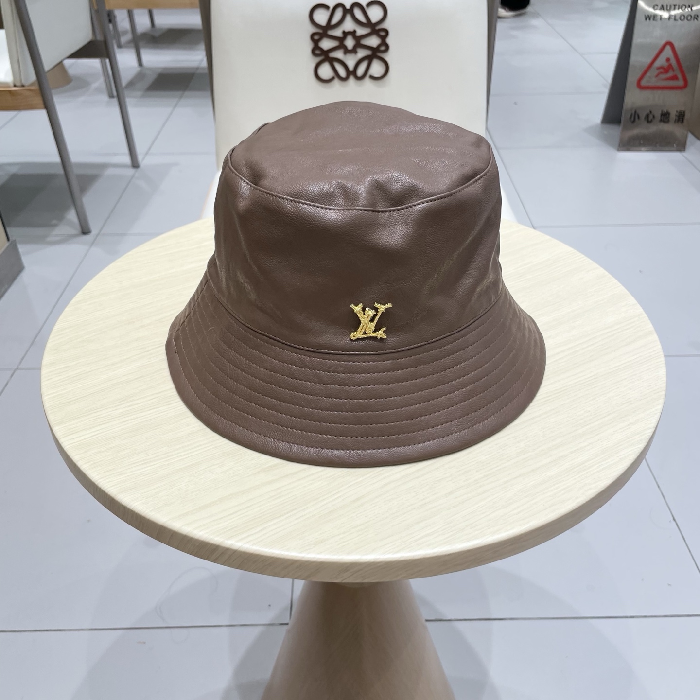  【LV路易威登】2025新款皮边牛仔渔夫帽，大牌同步出货～夏季出街单品