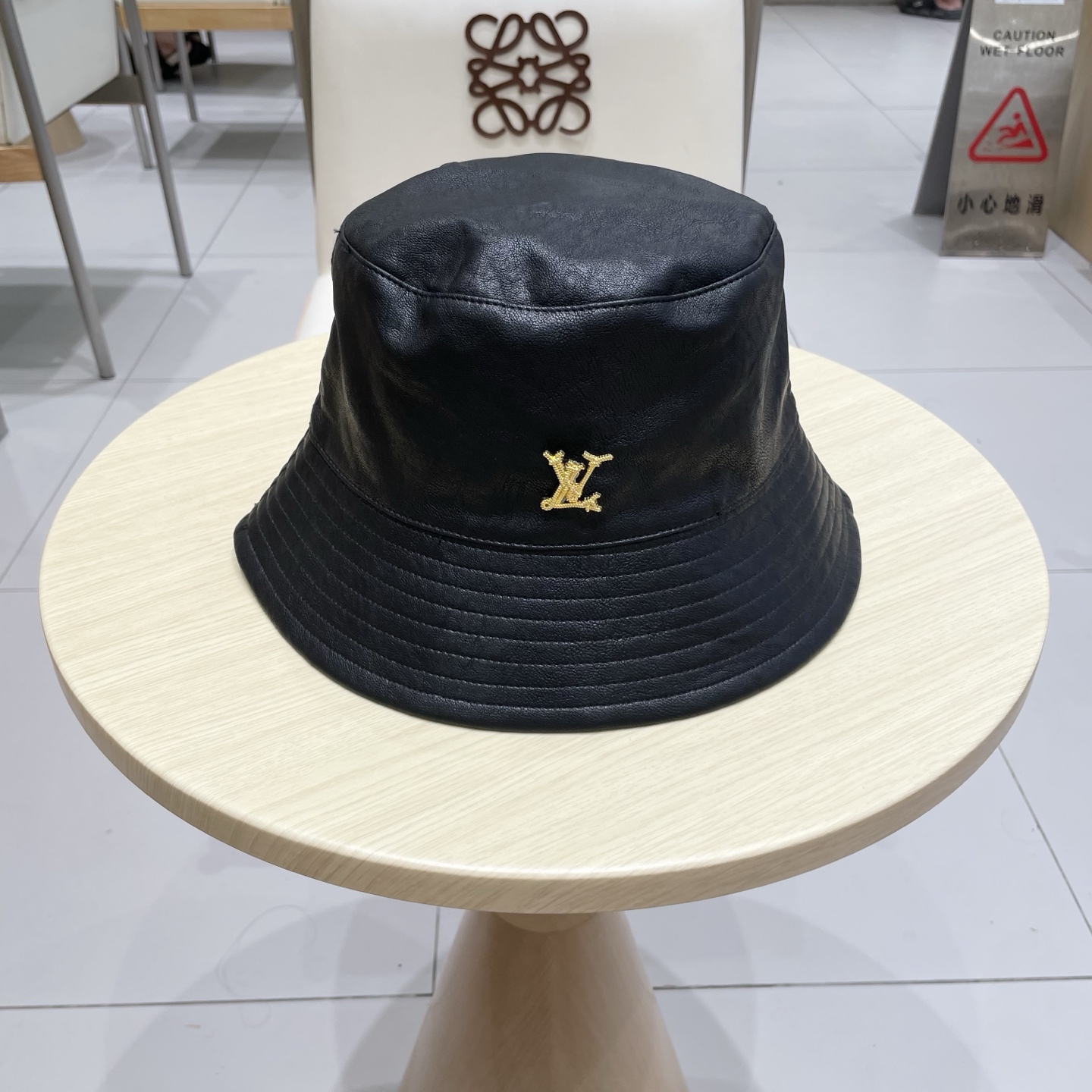  【LV路易威登】2025新款皮边牛仔渔夫帽，大牌同步出货～夏季出街单品