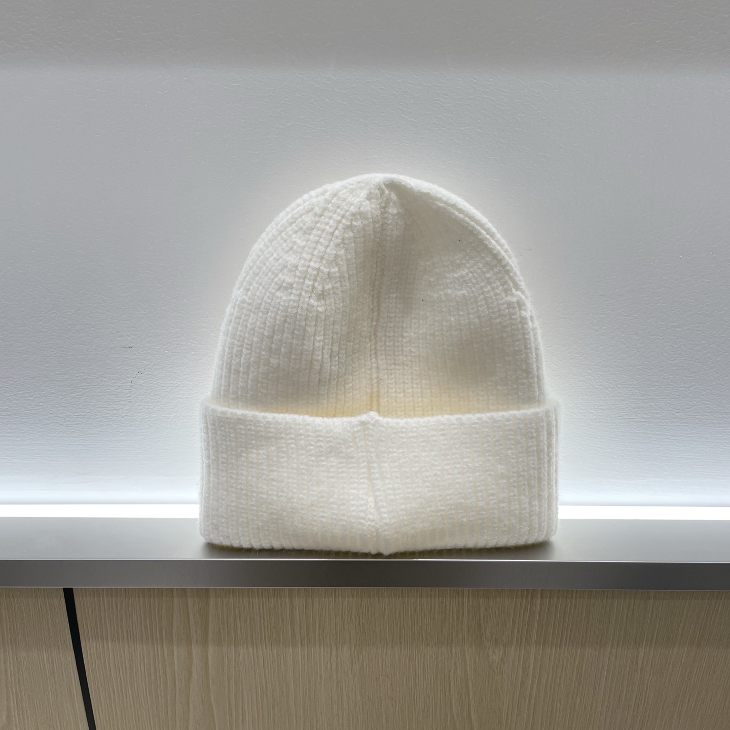  【MIUMIU缪缪】2025秋冬新款羊绒针织毛线帽，复古韩版的一款
保暖百搭单品