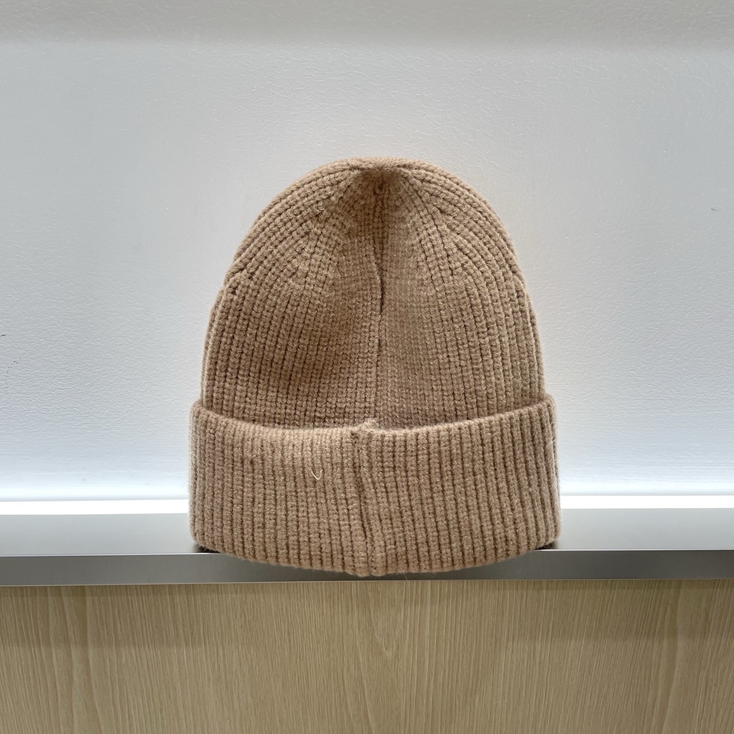  【MIUMIU缪缪】2025秋冬新款羊绒针织毛线帽，复古韩版的一款
保暖百搭单品