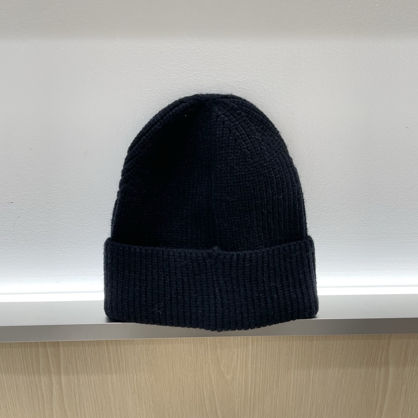  【MIUMIU缪缪】2025秋冬新款羊绒针织毛线帽，复古韩版的一款
保暖百搭单品