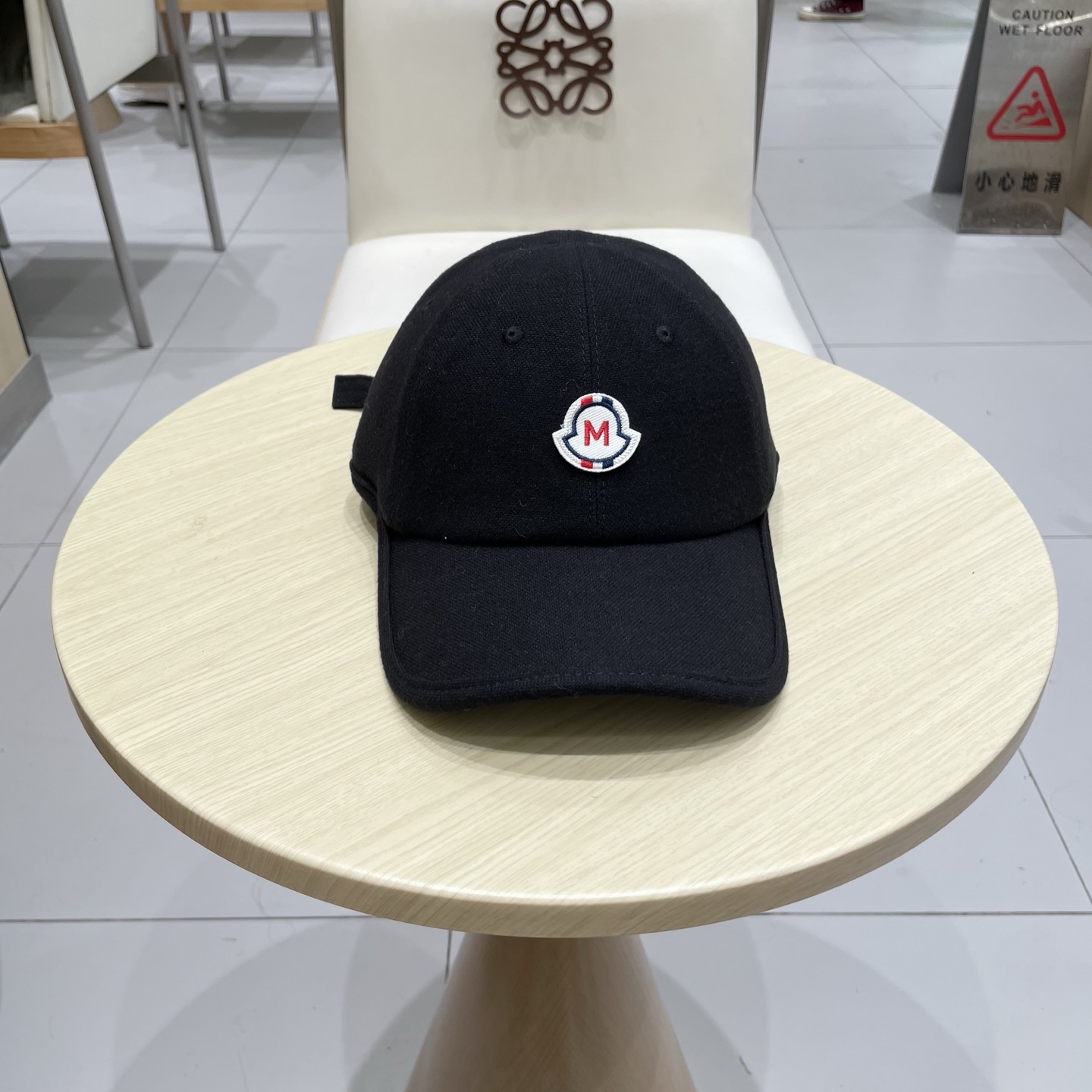 蒙口MONCLER 秋冬新款羊毛棒球帽，年轻时尚潮人穿搭色系，视觉效果超强，立体字母，好看有质感！