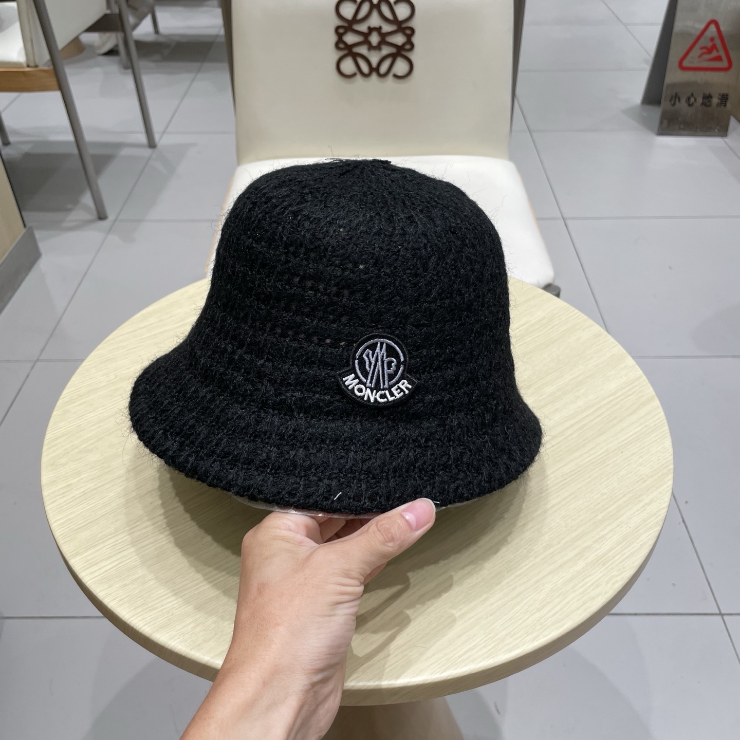 蒙口MONCLER甜美小众编织水桶帽子女秋冬羊毛透气渔夫帽显脸小