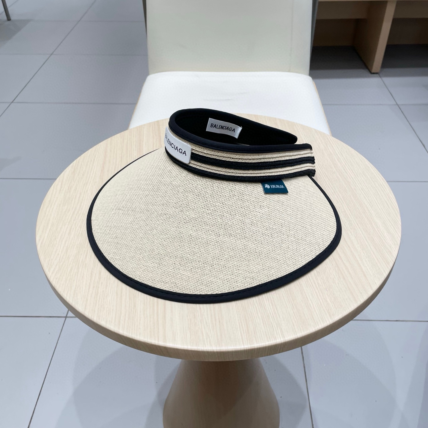   BALENCIAGA巴黎世家新款防晒帽子女款防紫外线萎形格空顶
太阳冰丝夏天骑车遮阳帽