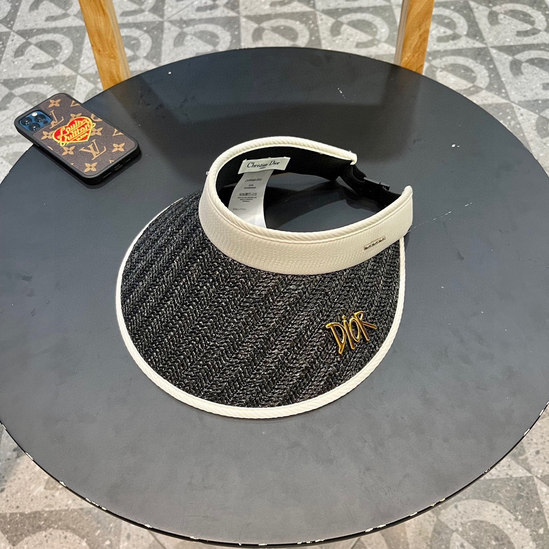 迪奥  春夏超细装饰空顶帽 超🉑空顶系列，颜色妥妥，轻便携带！小仙女🧚人手必备