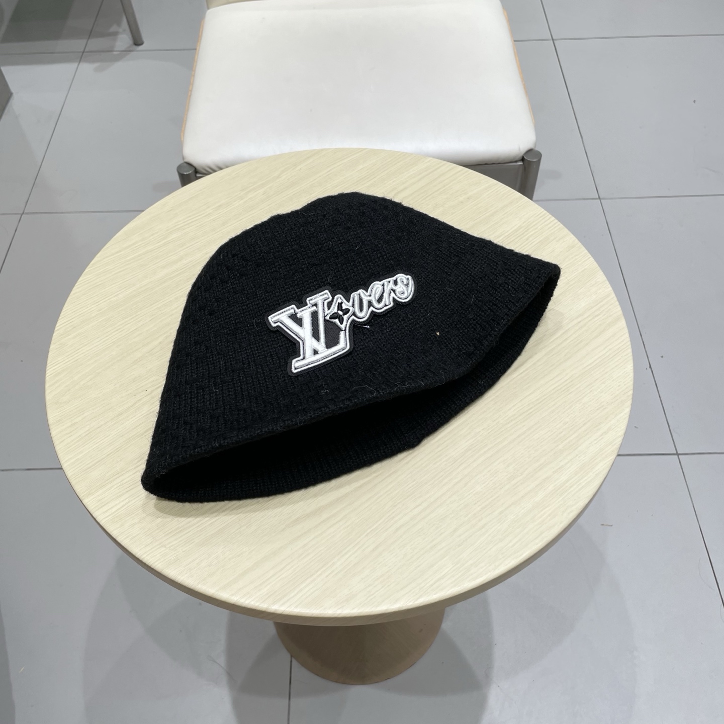 路易威登棒球帽 LouisVuitton😍针织渔夫帽子女秋冬保暖护耳百搭大头围显脸小水桶盆帽