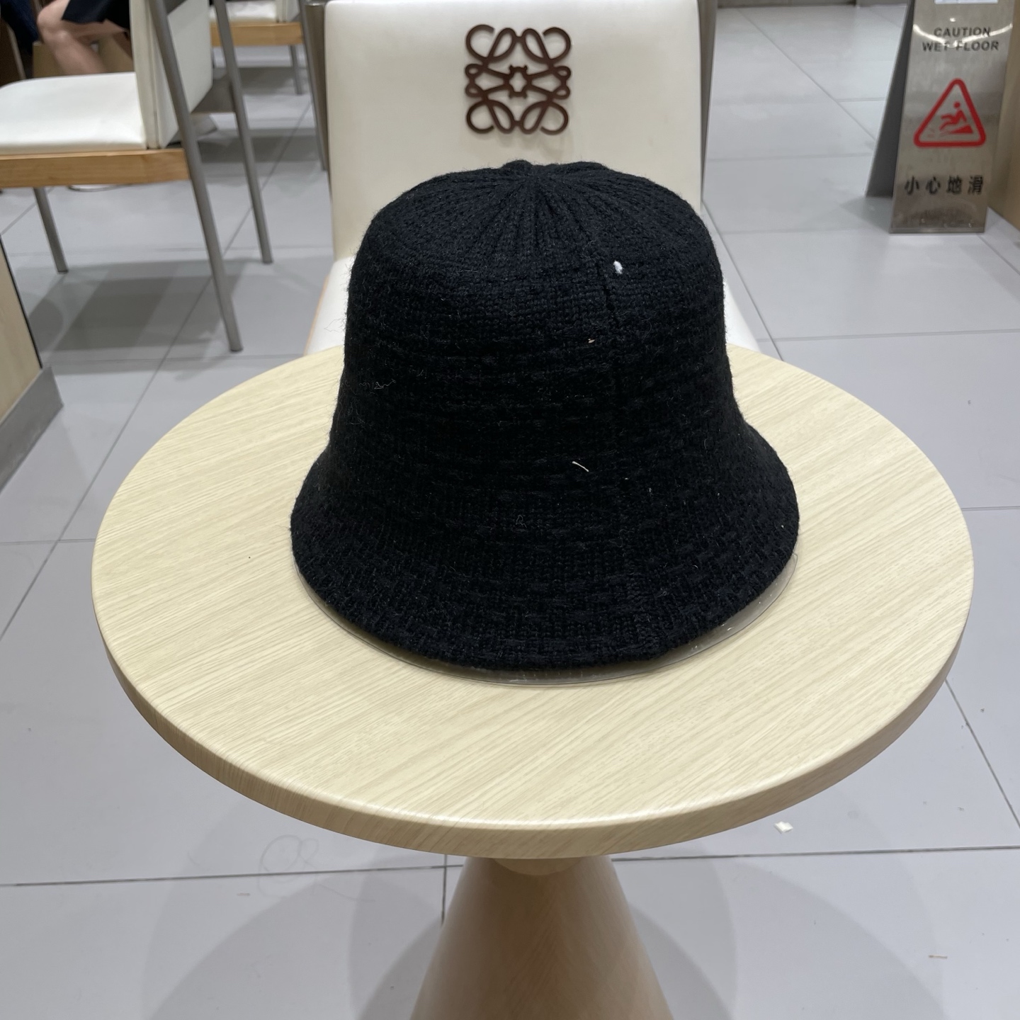 路易威登棒球帽 LouisVuitton😍针织渔夫帽子女秋冬保暖护耳百搭大头围显脸小水桶盆帽