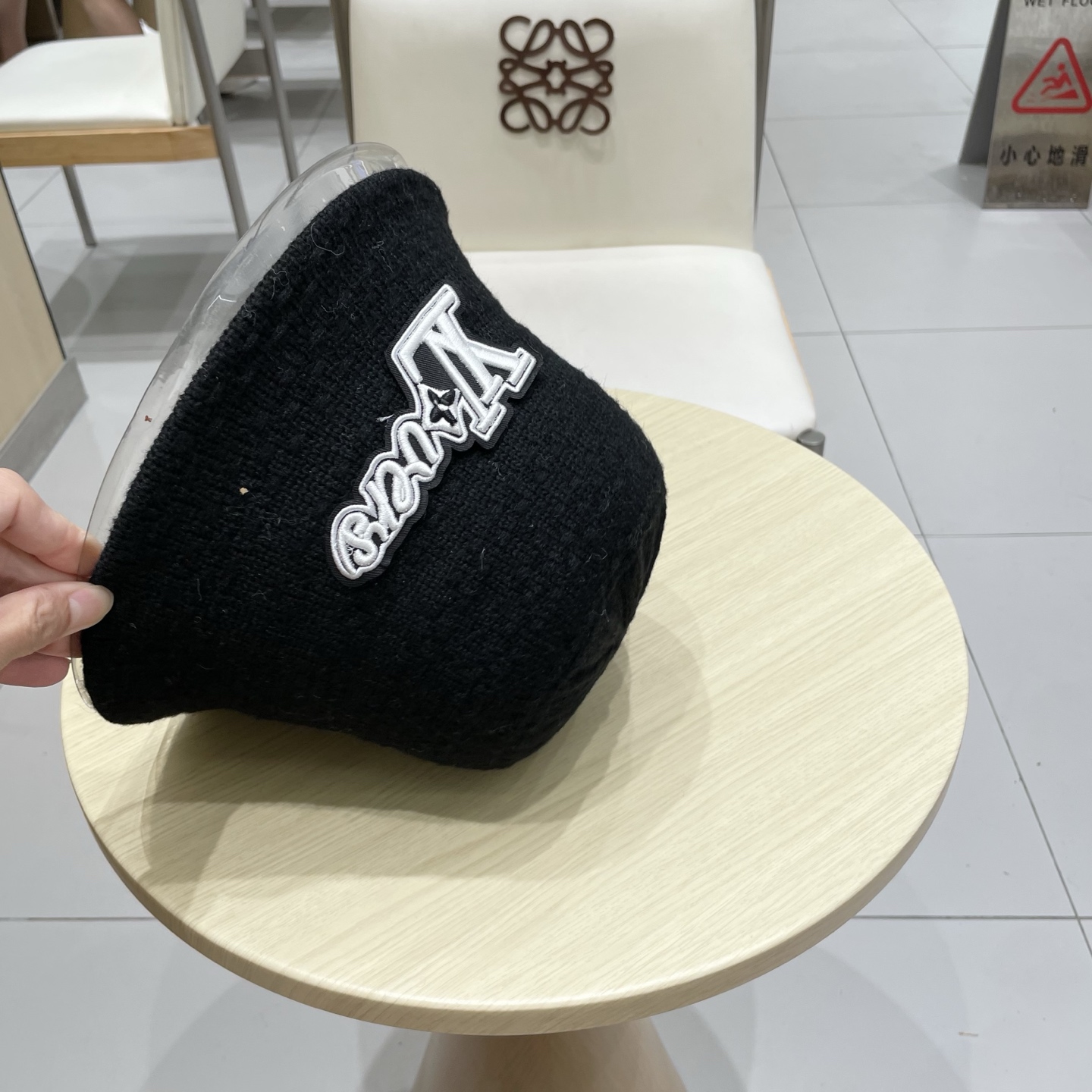 路易威登棒球帽 LouisVuitton😍针织渔夫帽子女秋冬保暖护耳百搭大头围显脸小水桶盆帽