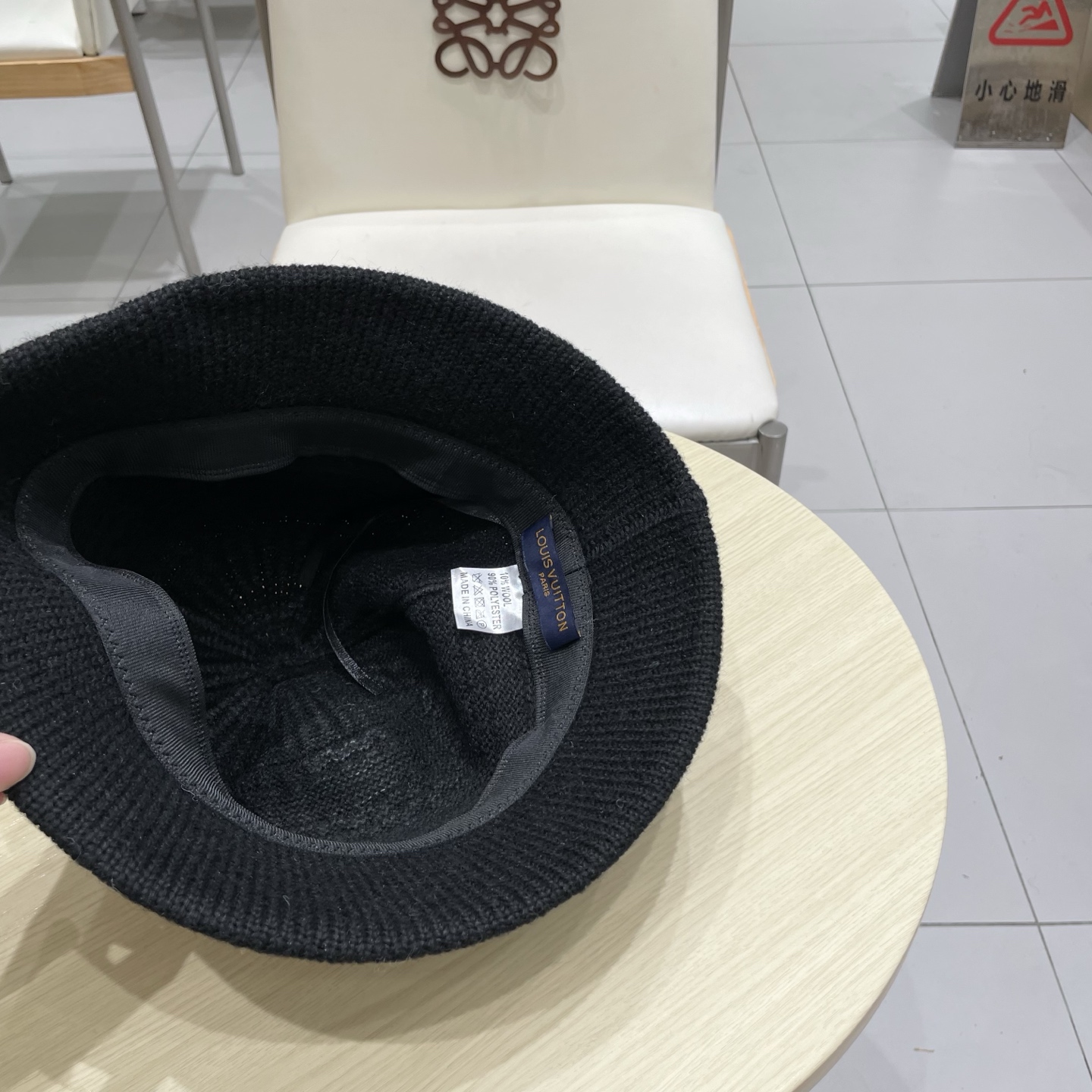 路易威登棒球帽 LouisVuitton😍针织渔夫帽子女秋冬保暖护耳百搭大头围显脸小水桶盆帽