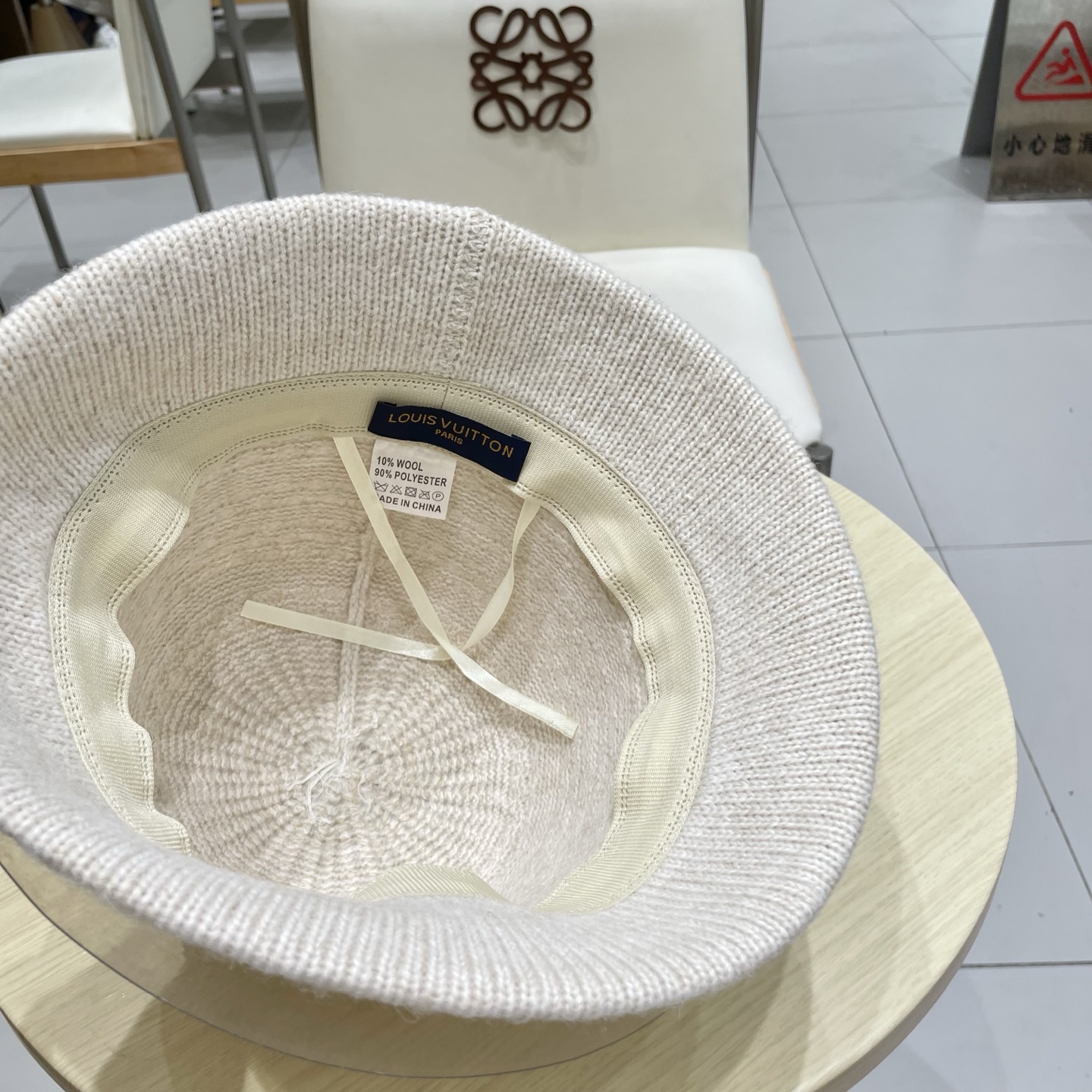 路易威登棒球帽 LouisVuitton😍针织渔夫帽子女秋冬保暖护耳百搭大头围显脸小水桶盆帽