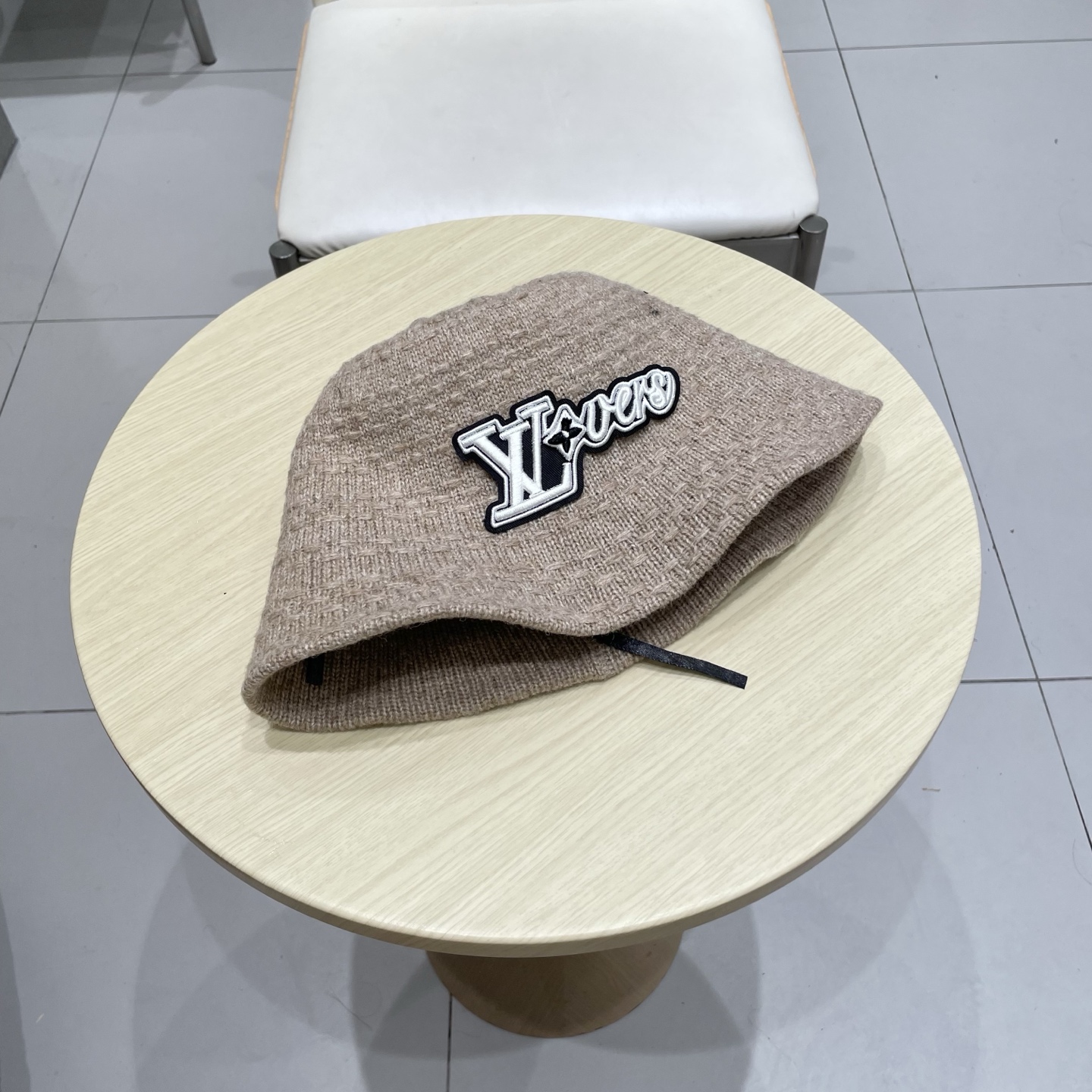 路易威登棒球帽 LouisVuitton😍针织渔夫帽子女秋冬保暖护耳百搭大头围显脸小水桶盆帽