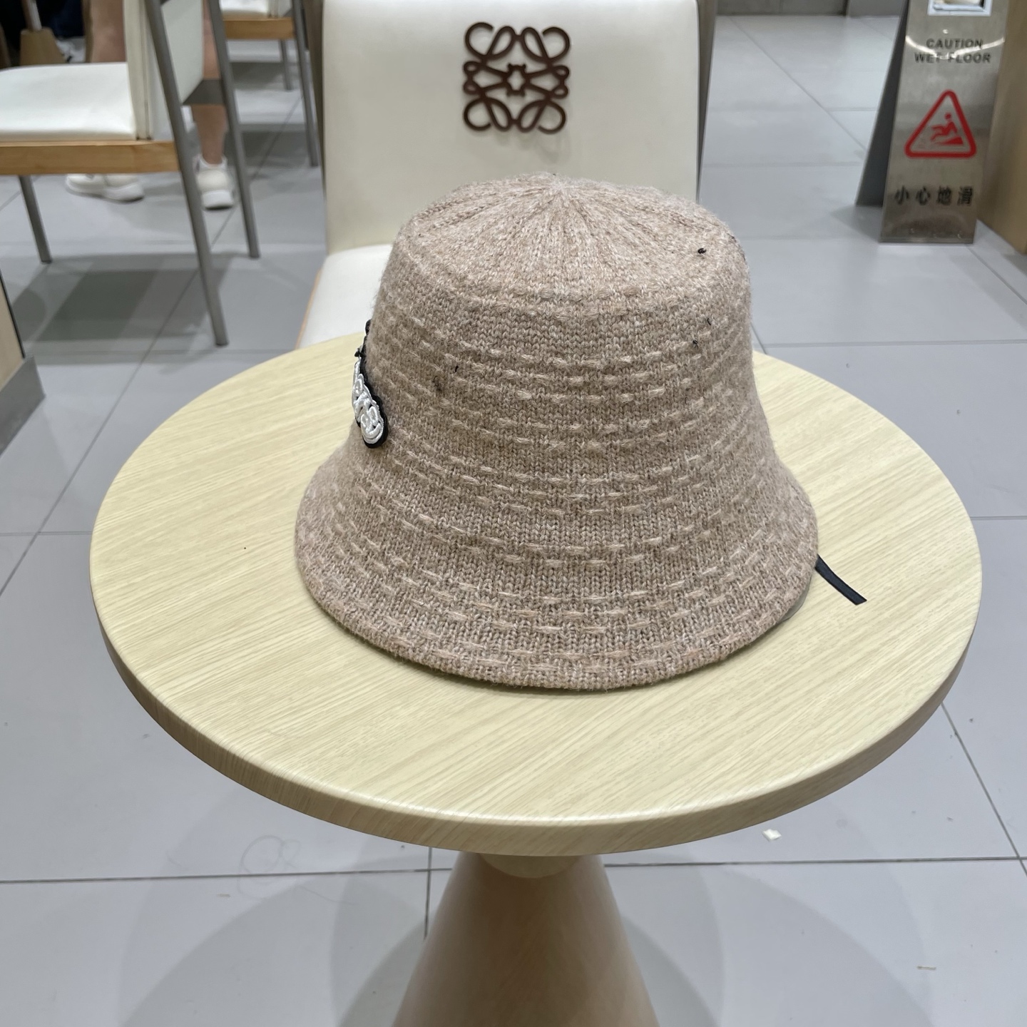 路易威登棒球帽 LouisVuitton😍针织渔夫帽子女秋冬保暖护耳百搭大头围显脸小水桶盆帽