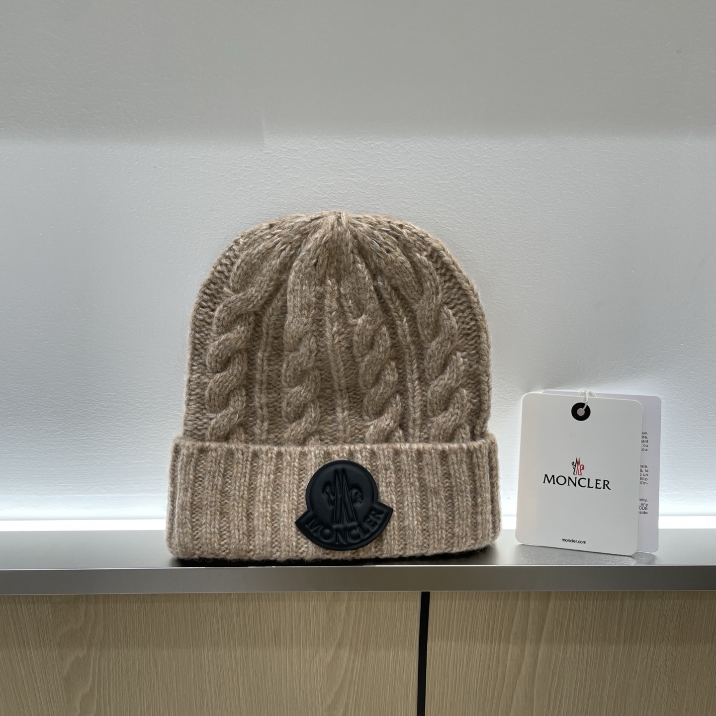 NO:643424,moncler【Official website authentic】Beige knitted hat for men and women in autumn and winter, versatile face-showing small warm and cold hat, fisherman hat, baseball cap, knitted hat, hat, Moncler, espadrilles, hats19860909moncler【官网正品】蒙口米色针织帽男女秋冬季毛线帽百搭显脸小保暖冷帽帽子渔夫帽棒球帽针织帽,帽子,Moncler,espadrilles,hats,hat