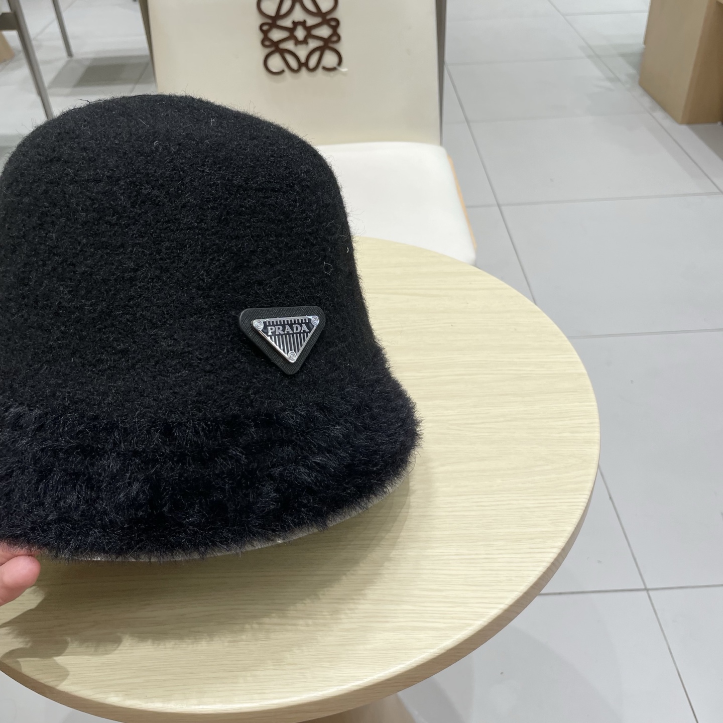Prada普拉达女秋冬韩版针织渔夫帽素颜遮脸水桶帽韩版百搭显脸小毛绒盆帽