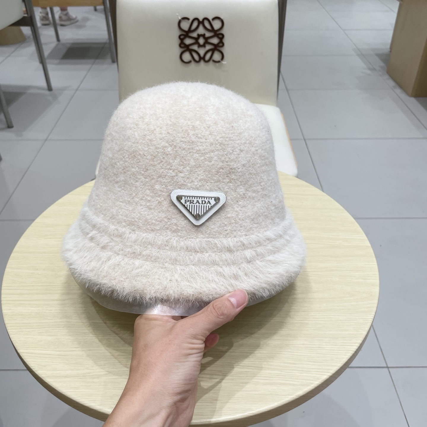 Prada普拉达女秋冬韩版针织渔夫帽素颜遮脸水桶帽韩版百搭显脸小毛绒盆帽