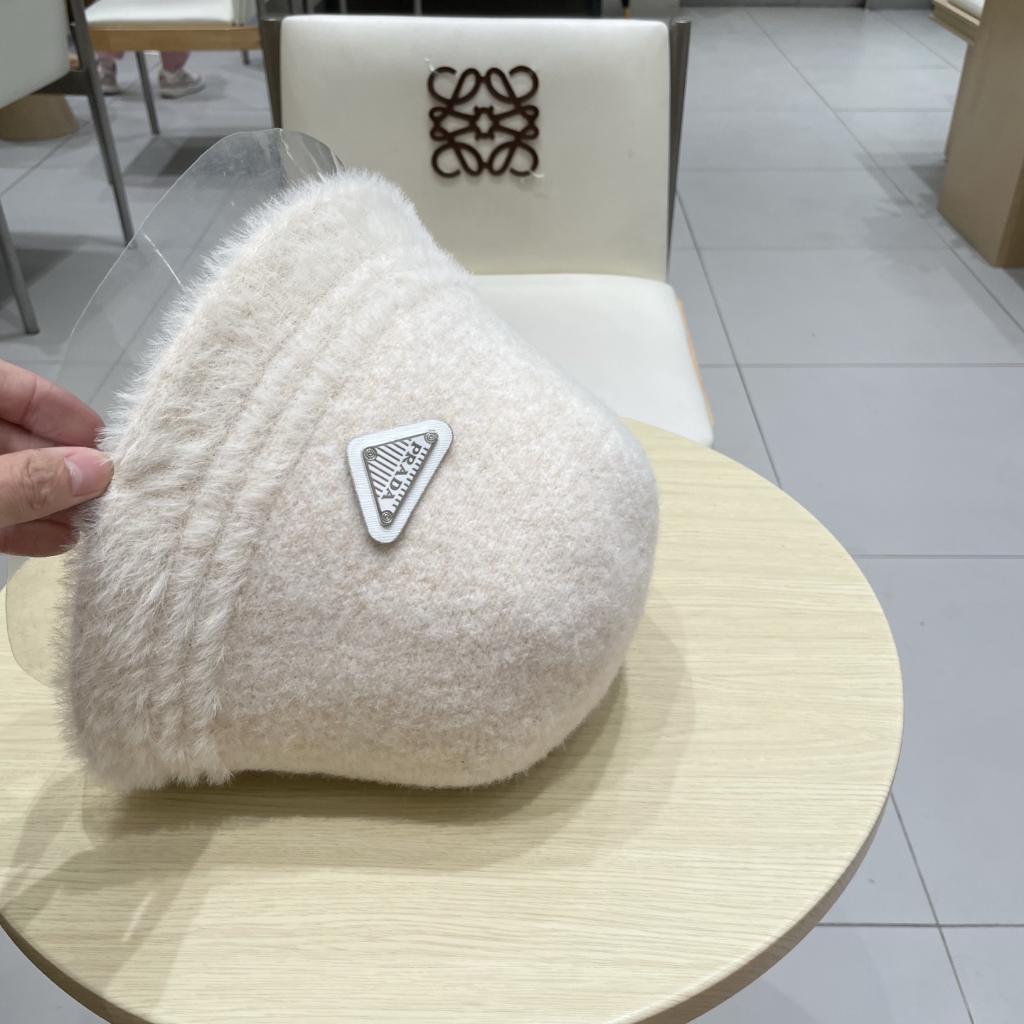 Prada普拉达女秋冬韩版针织渔夫帽素颜遮脸水桶帽韩版百搭显脸小毛绒盆帽