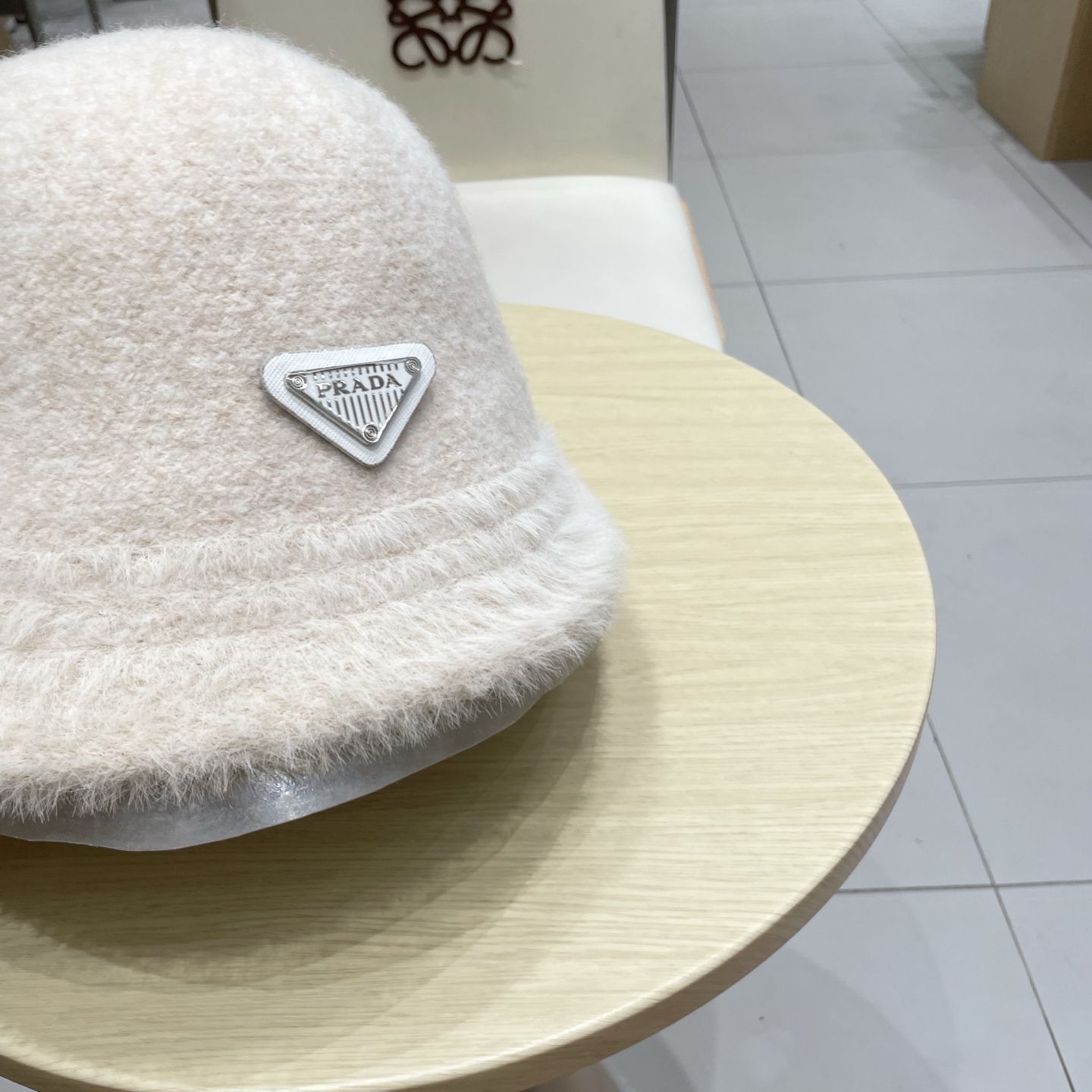 Prada普拉达女秋冬韩版针织渔夫帽素颜遮脸水桶帽韩版百搭显脸小毛绒盆帽