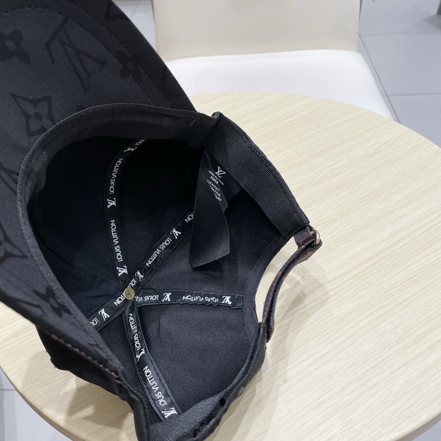  LV路易威登棒球帽  轻盈透气。完美版型，独家实物拍摄，男女适用