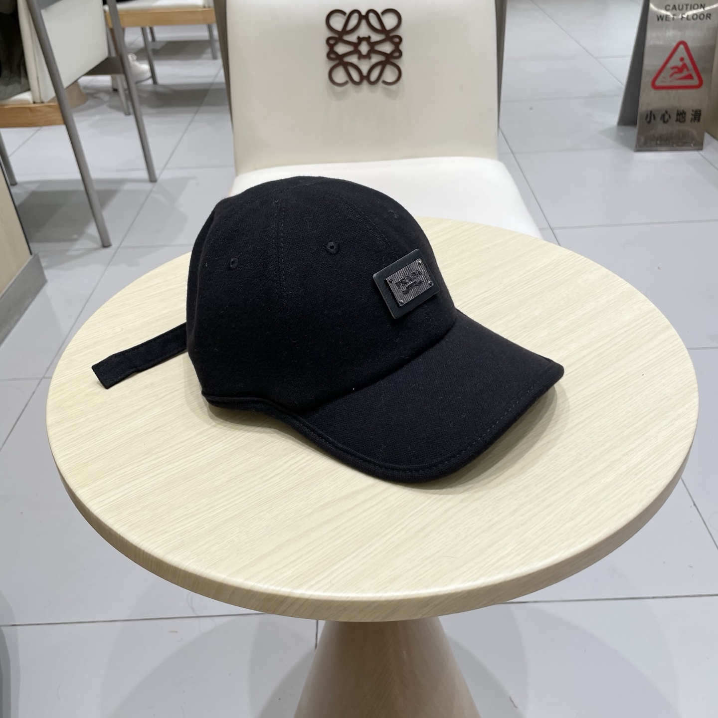 普拉达 PRADA 新品秋冬棒球帽 代购版本！时尚潮流，高端做工！非一般的品质，细节看实拍哦