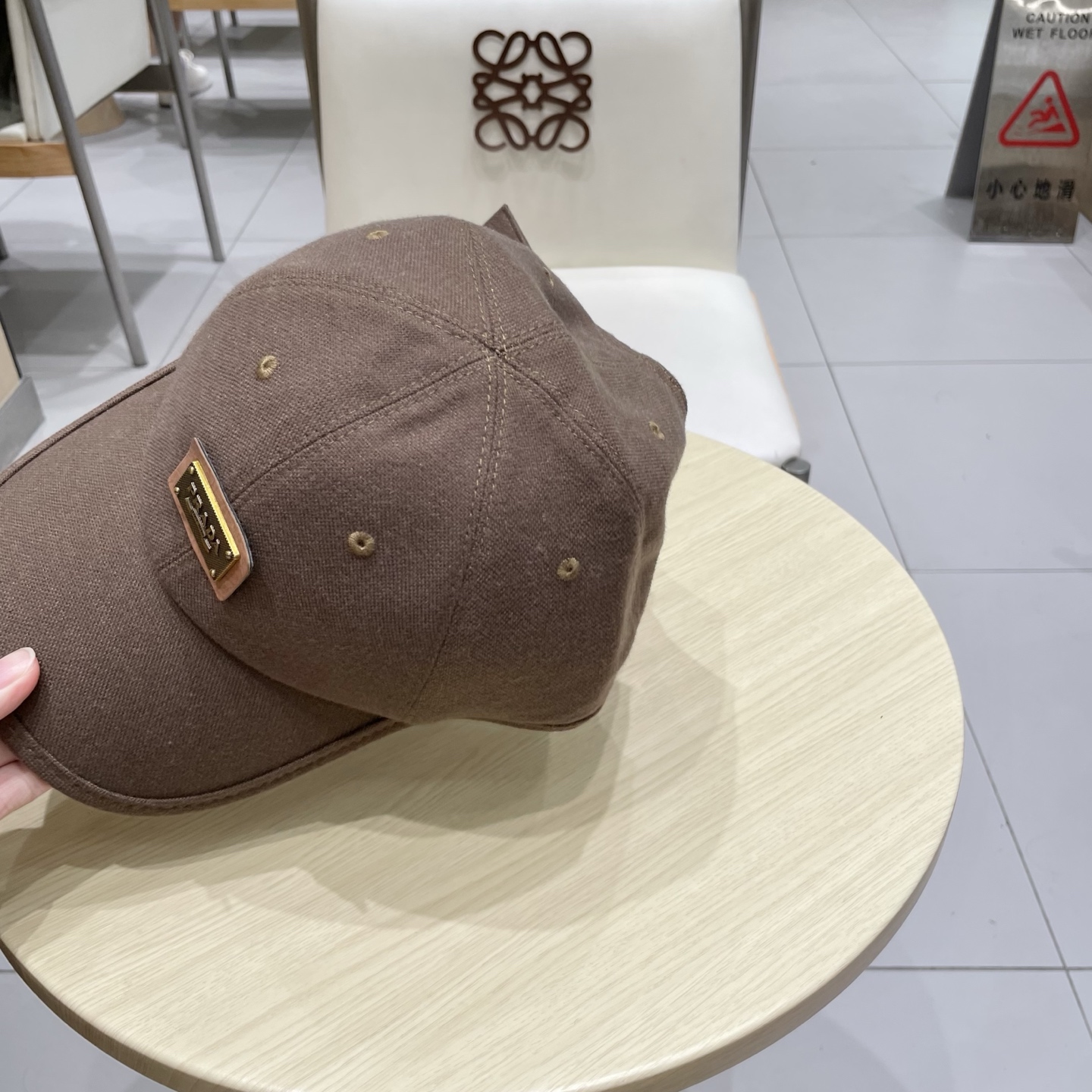 普拉达 PRADA 新品秋冬棒球帽 代购版本！时尚潮流，高端做工！非一般的品质，细节看实拍哦