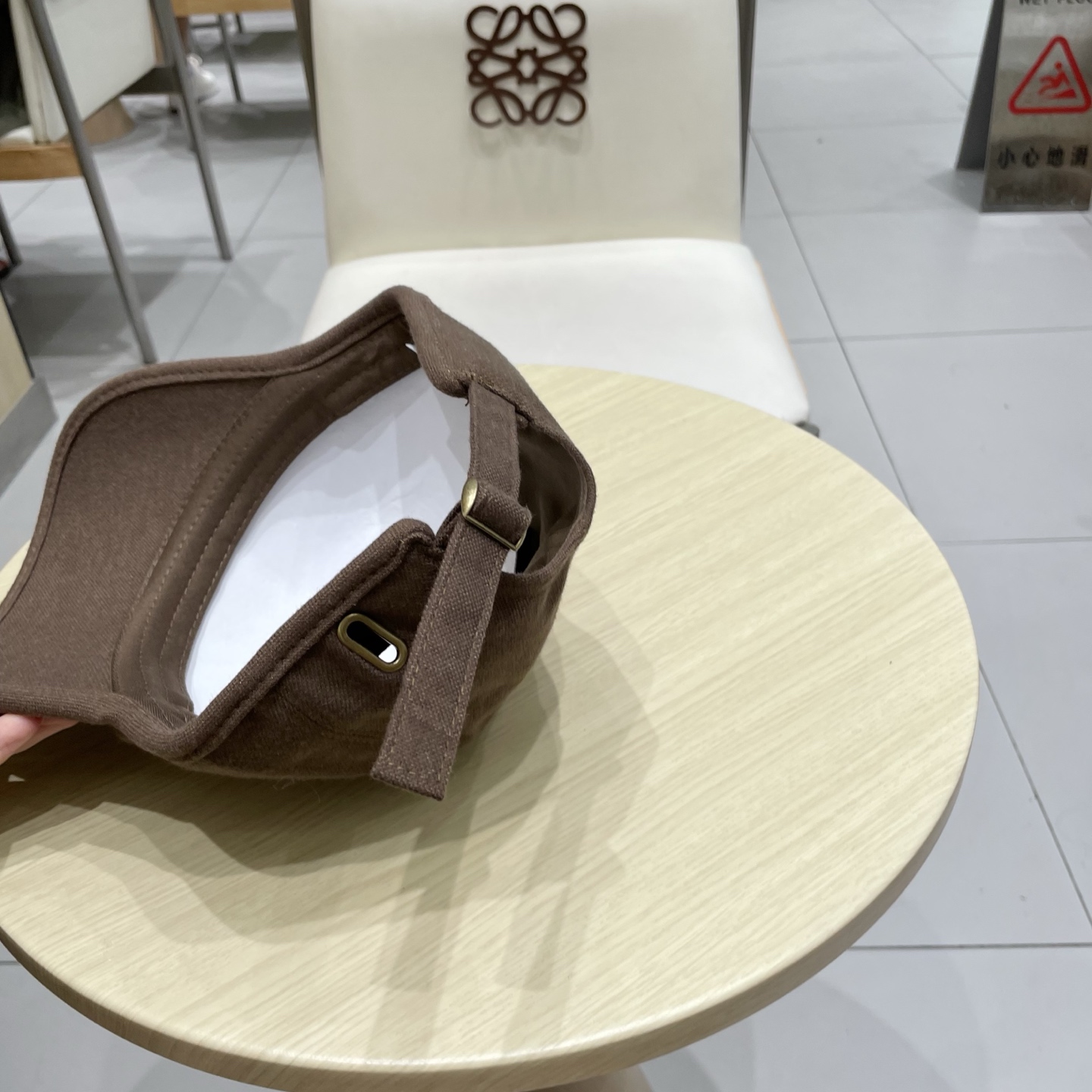 普拉达 PRADA 新品秋冬棒球帽 代购版本！时尚潮流，高端做工！非一般的品质，细节看实拍哦