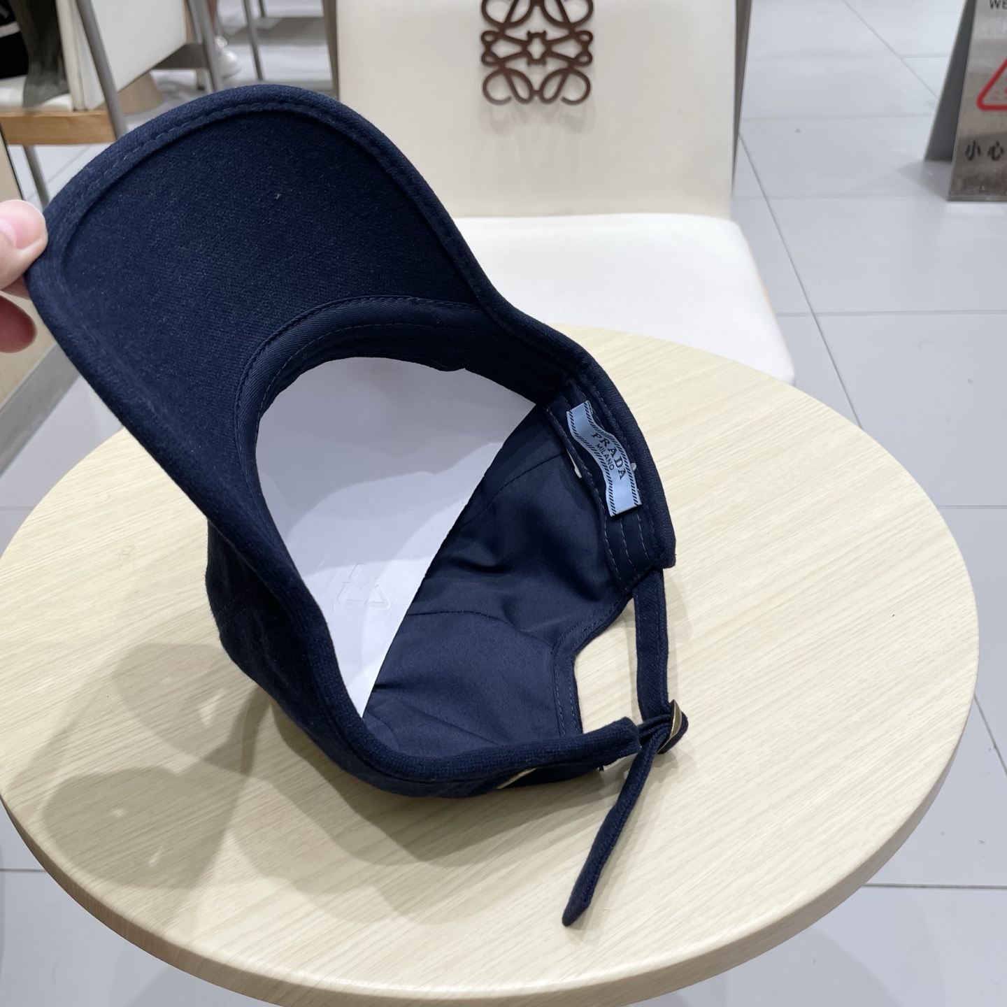 普拉达 PRADA 新品秋冬棒球帽 代购版本！时尚潮流，高端做工！非一般的品质，细节看实拍哦