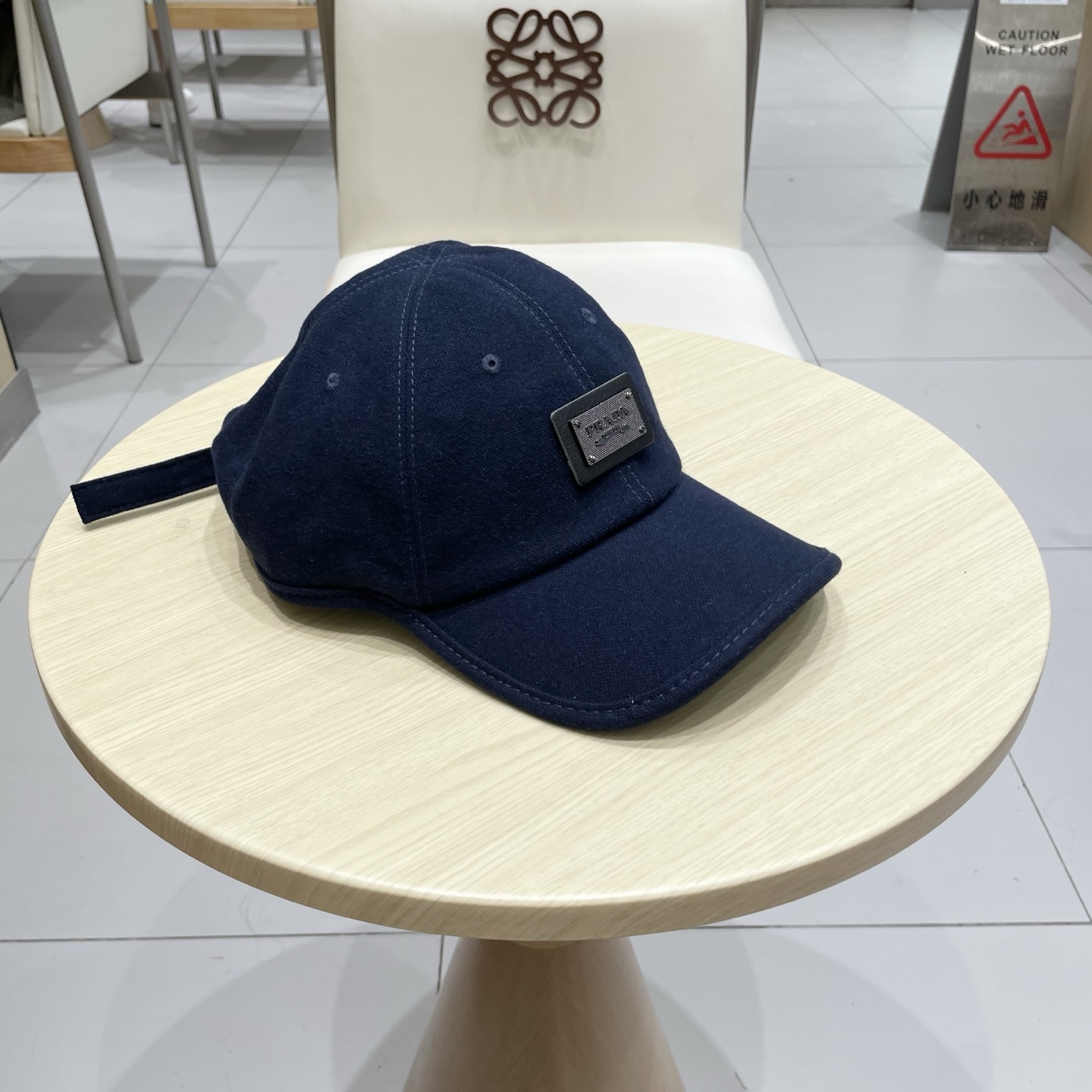 普拉达 PRADA 新品秋冬棒球帽 代购版本！时尚潮流，高端做工！非一般的品质，细节看实拍哦