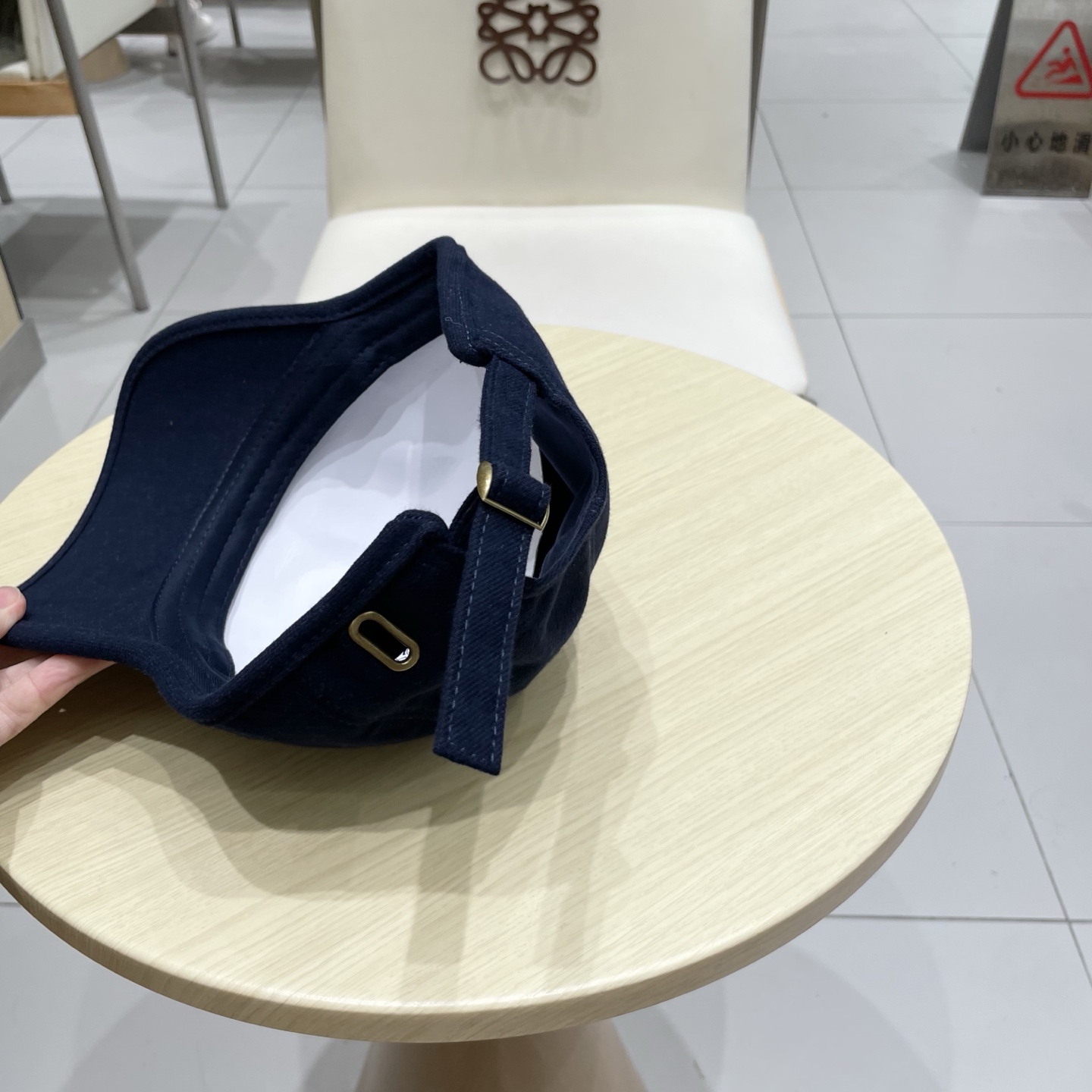 普拉达 PRADA 新品秋冬棒球帽 代购版本！时尚潮流，高端做工！非一般的品质，细节看实拍哦