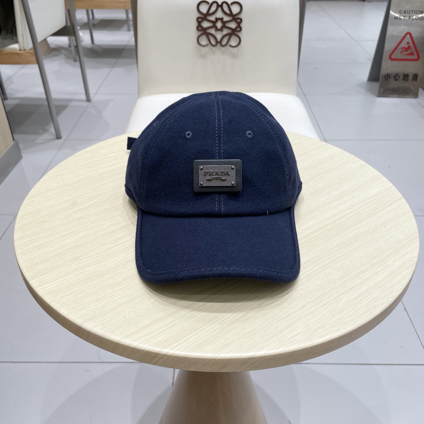 普拉达 PRADA 新品秋冬棒球帽 代购版本！时尚潮流，高端做工！非一般的品质，细节看实拍哦