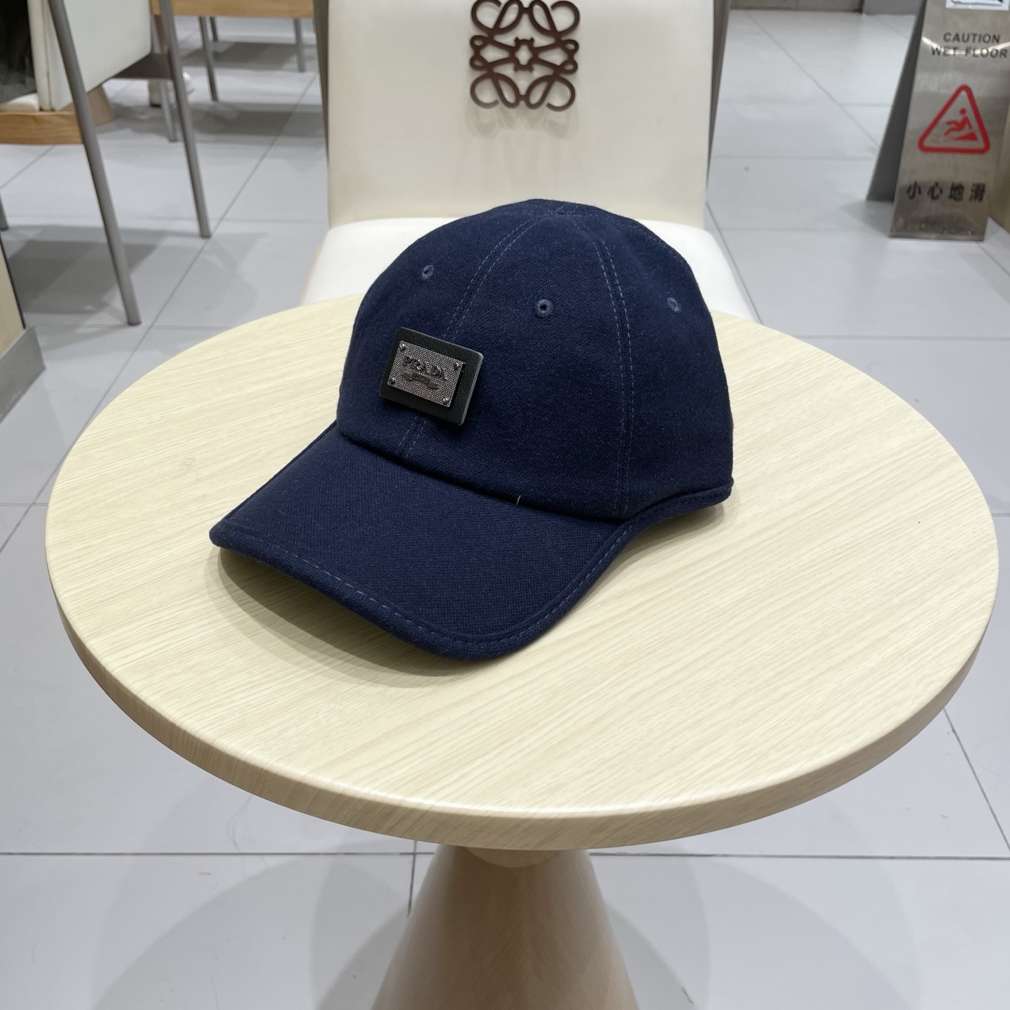 普拉达 PRADA 新品秋冬棒球帽 代购版本！时尚潮流，高端做工！非一般的品质，细节看实拍哦