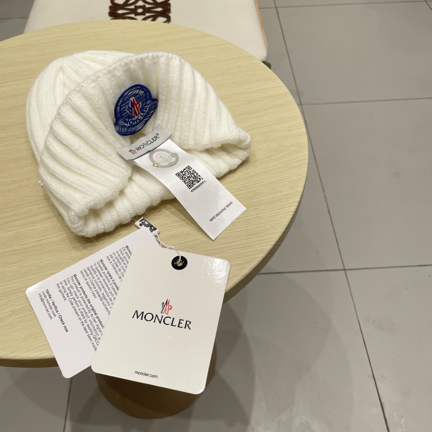 蒙口Moncler盟可睐💥新款经典针织帽，非常柔软亲肤，弹性很好💓有质感又非常百搭的款式~保暖的 羊绒毛