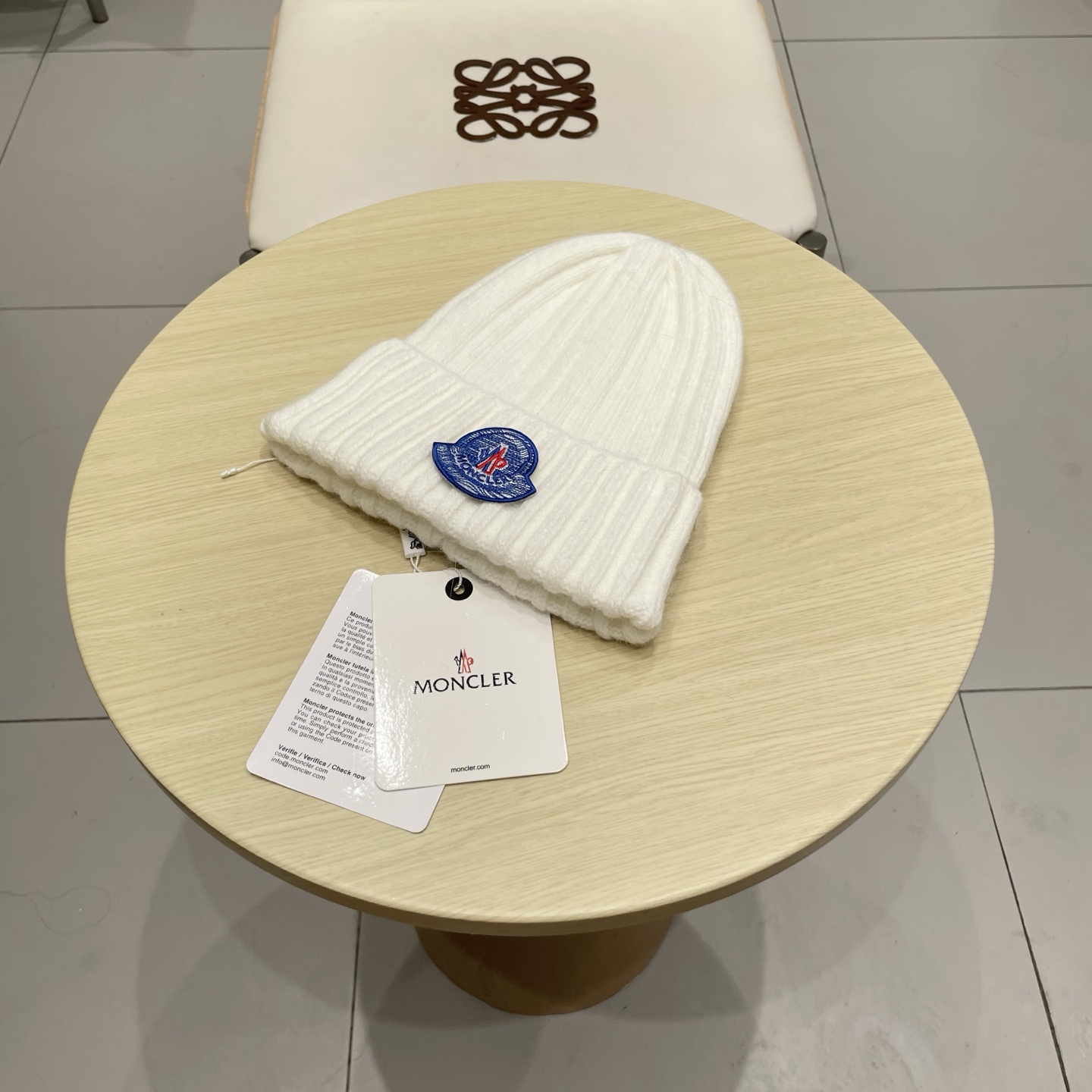 蒙口Moncler盟可睐💥新款经典针织帽，非常柔软亲肤，弹性很好💓有质感又非常百搭的款式~保暖的 羊绒毛