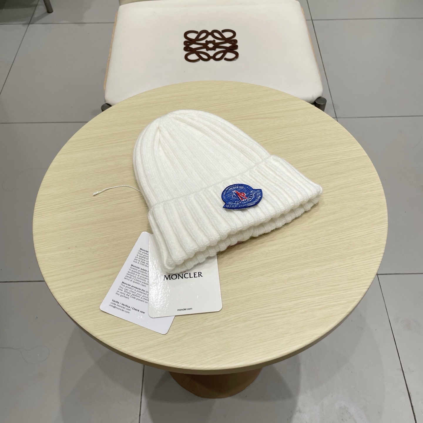 蒙口Moncler盟可睐💥新款经典针织帽，非常柔软亲肤，弹性很好💓有质感又非常百搭的款式~保暖的 羊绒毛